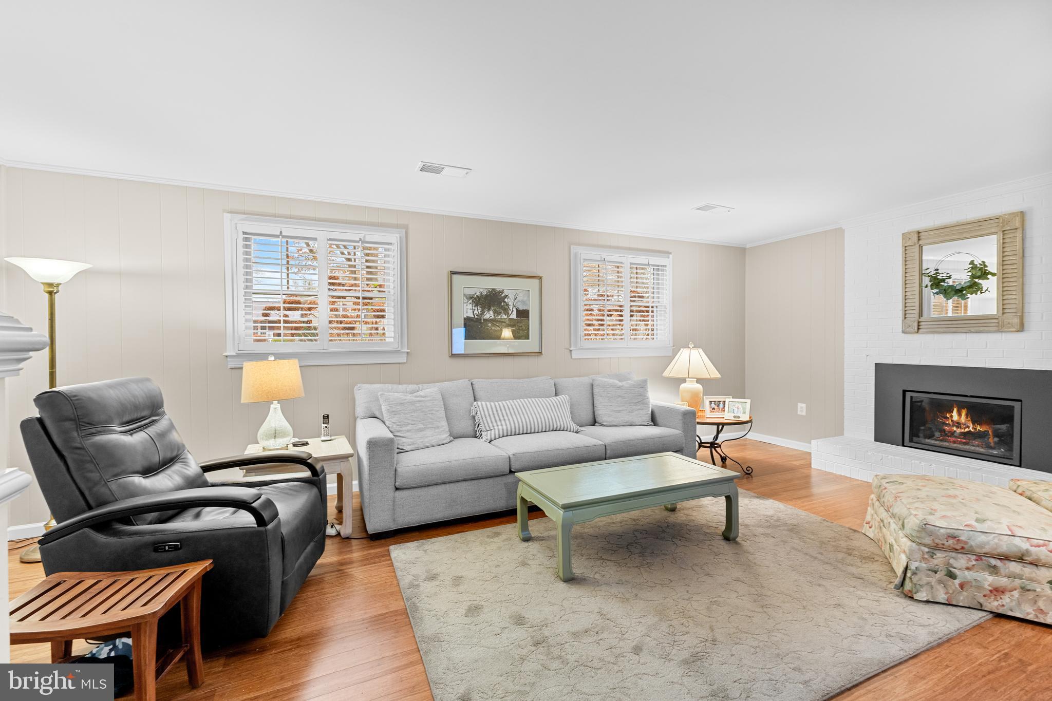 WILLIAMSBURG MANOR NORTH - Residential