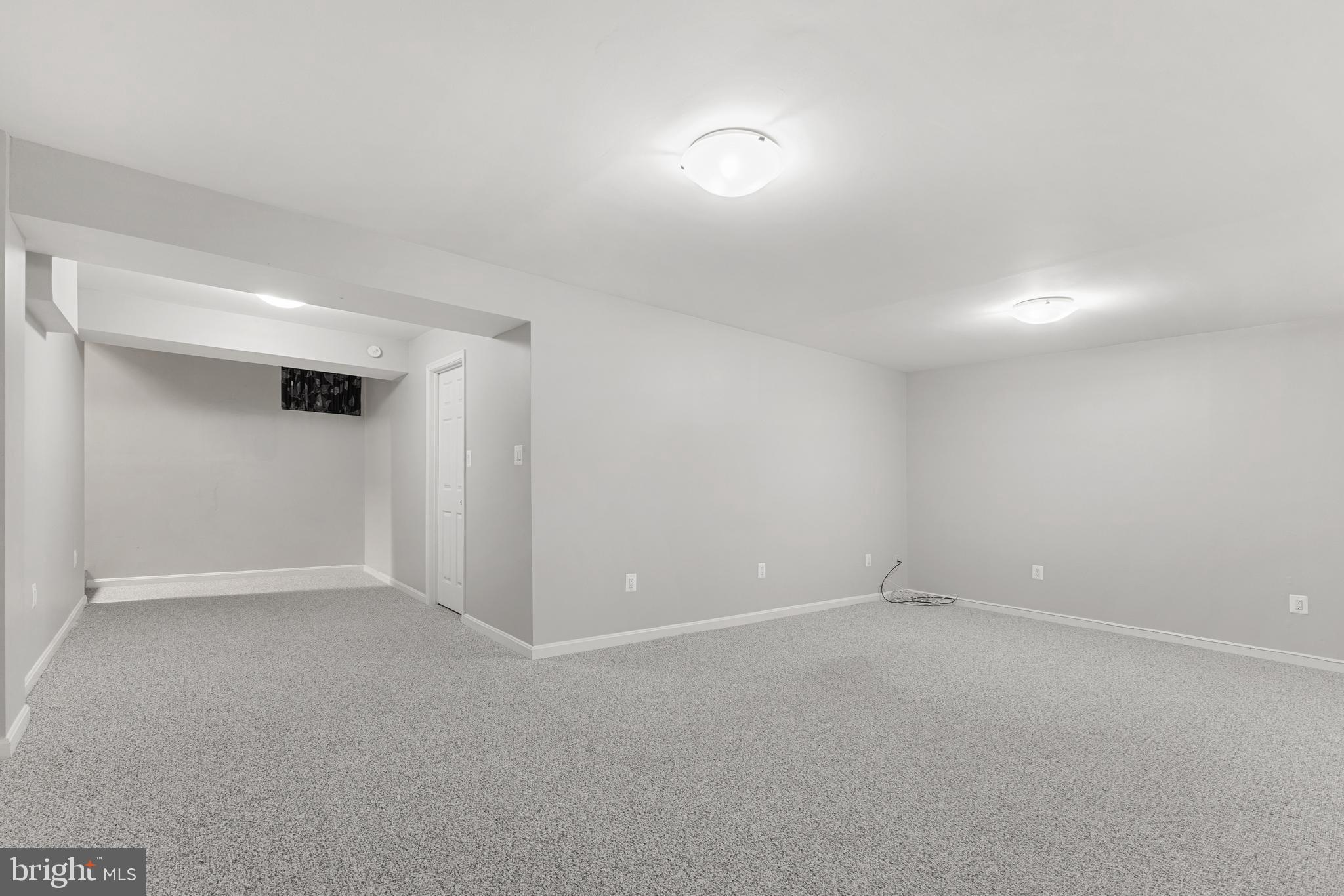 WILLIAMSBURG MANOR NORTH - Residential