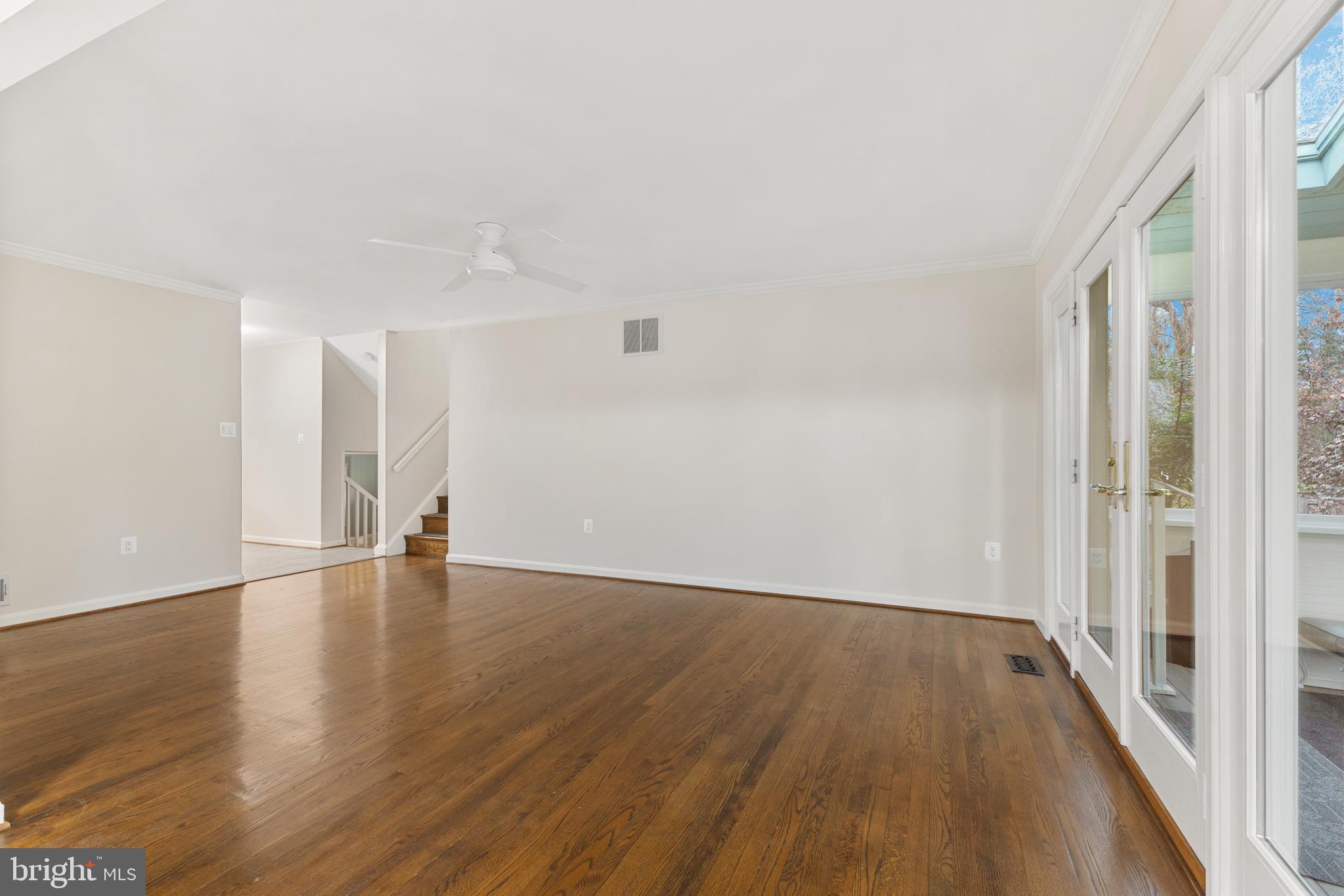 WILLIAMSBURG MANOR NORTH - Residential