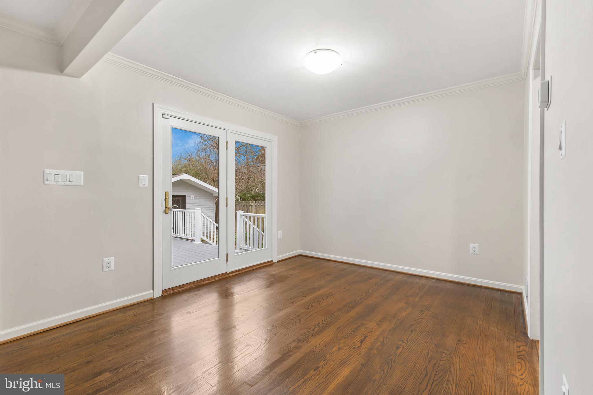 WILLIAMSBURG MANOR NORTH - Residential