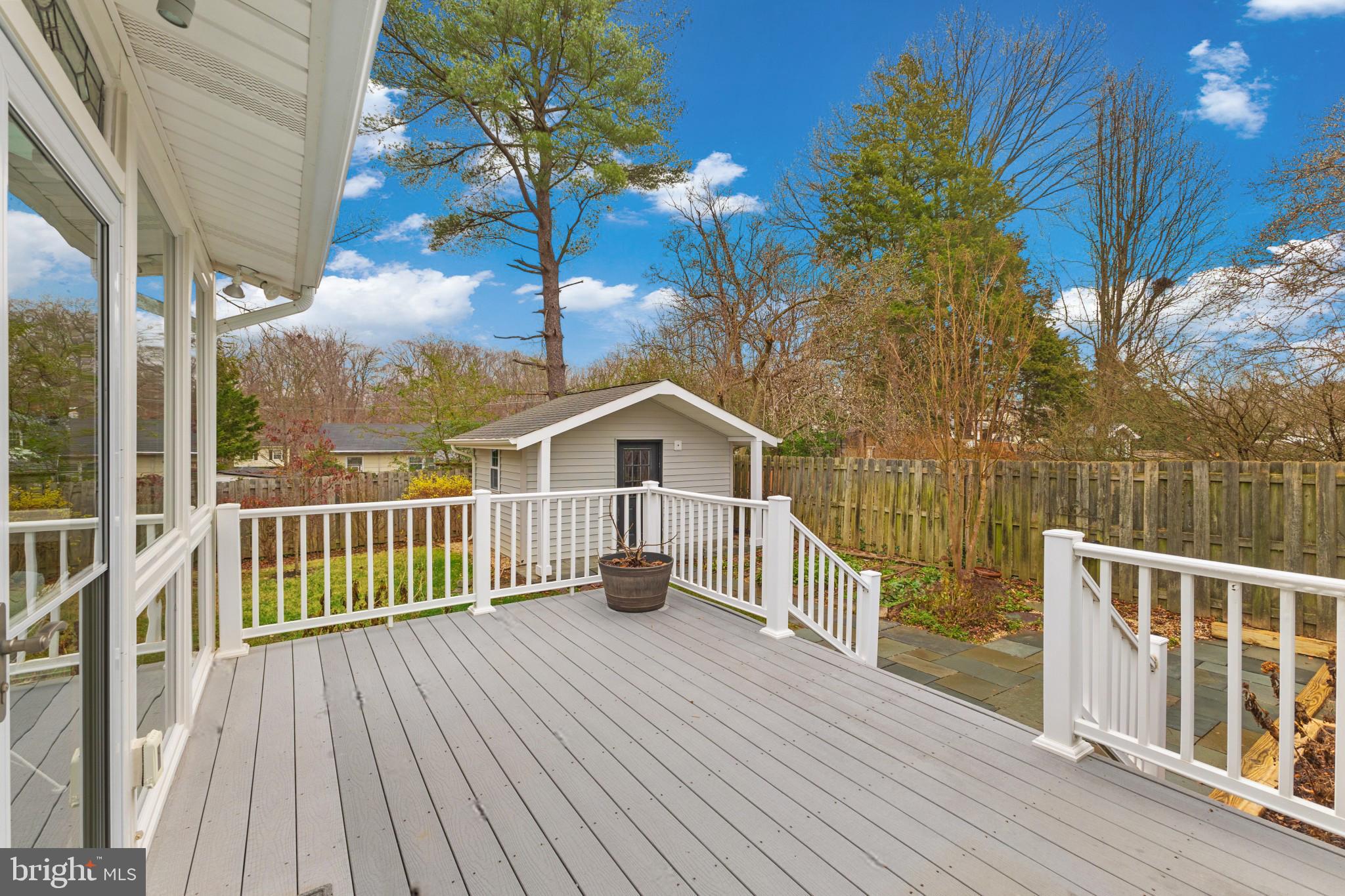 WILLIAMSBURG MANOR NORTH - Residential