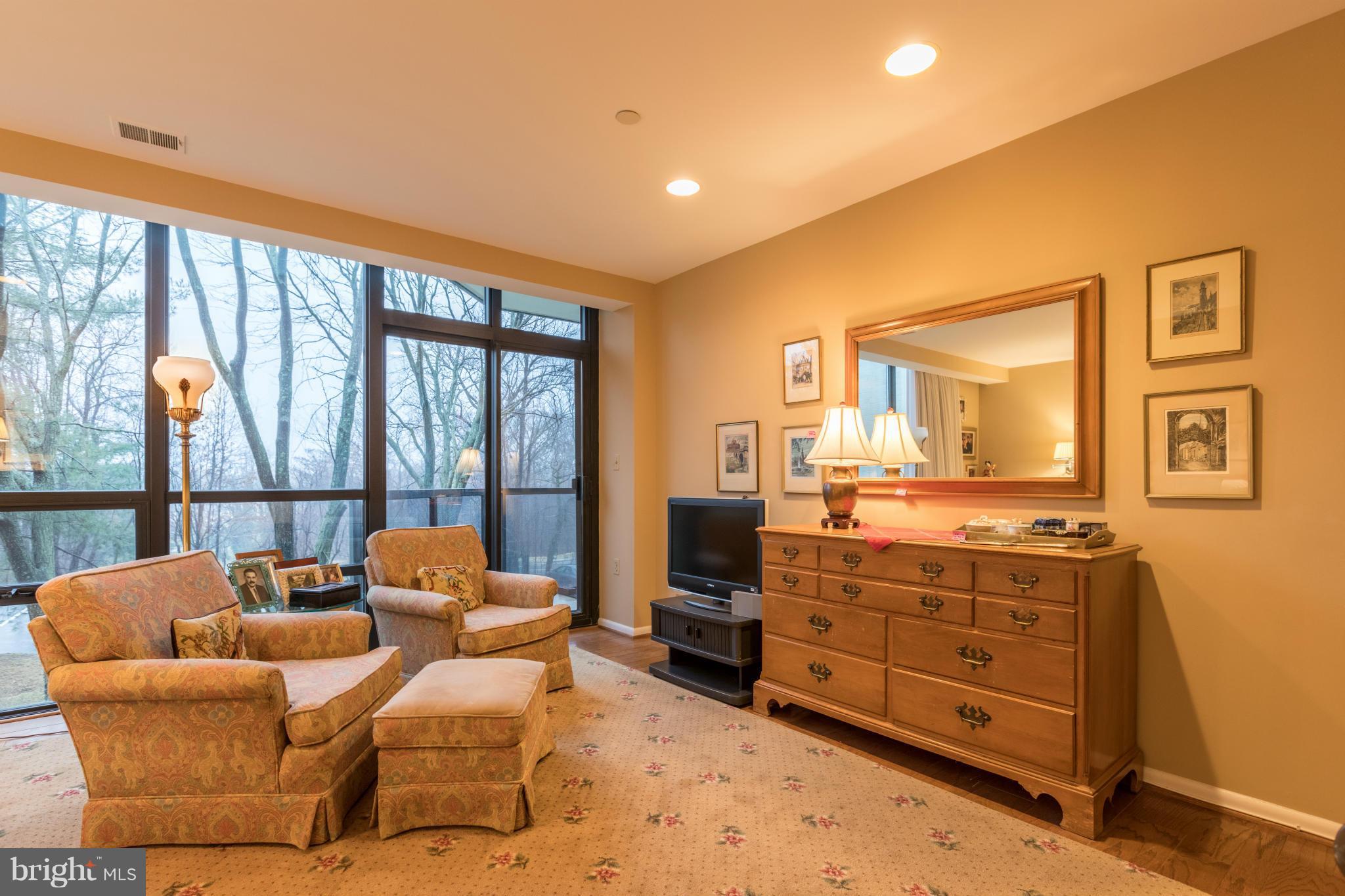 PAVILION IN THE PARK - Residential