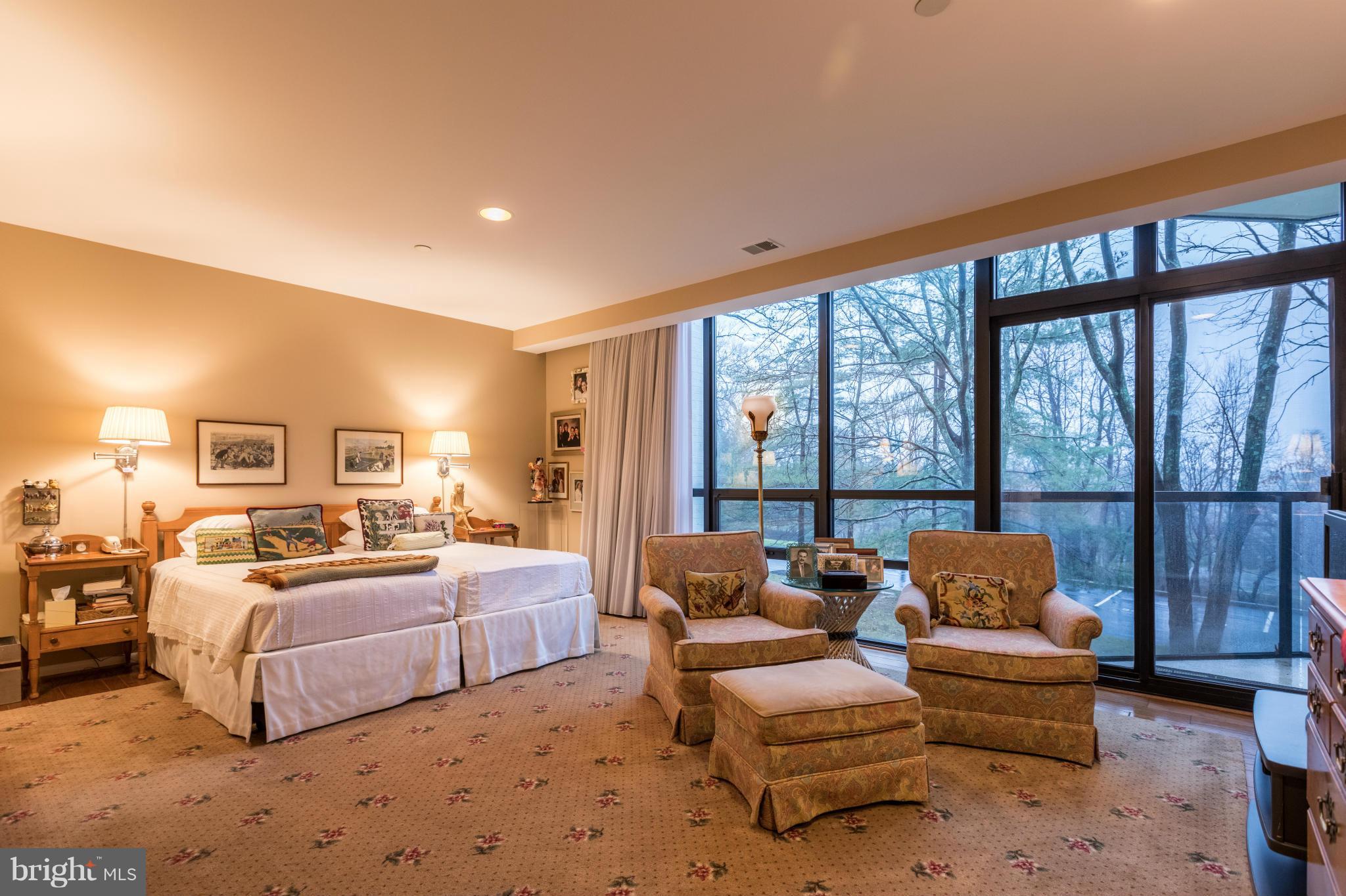 PAVILION IN THE PARK - Residential