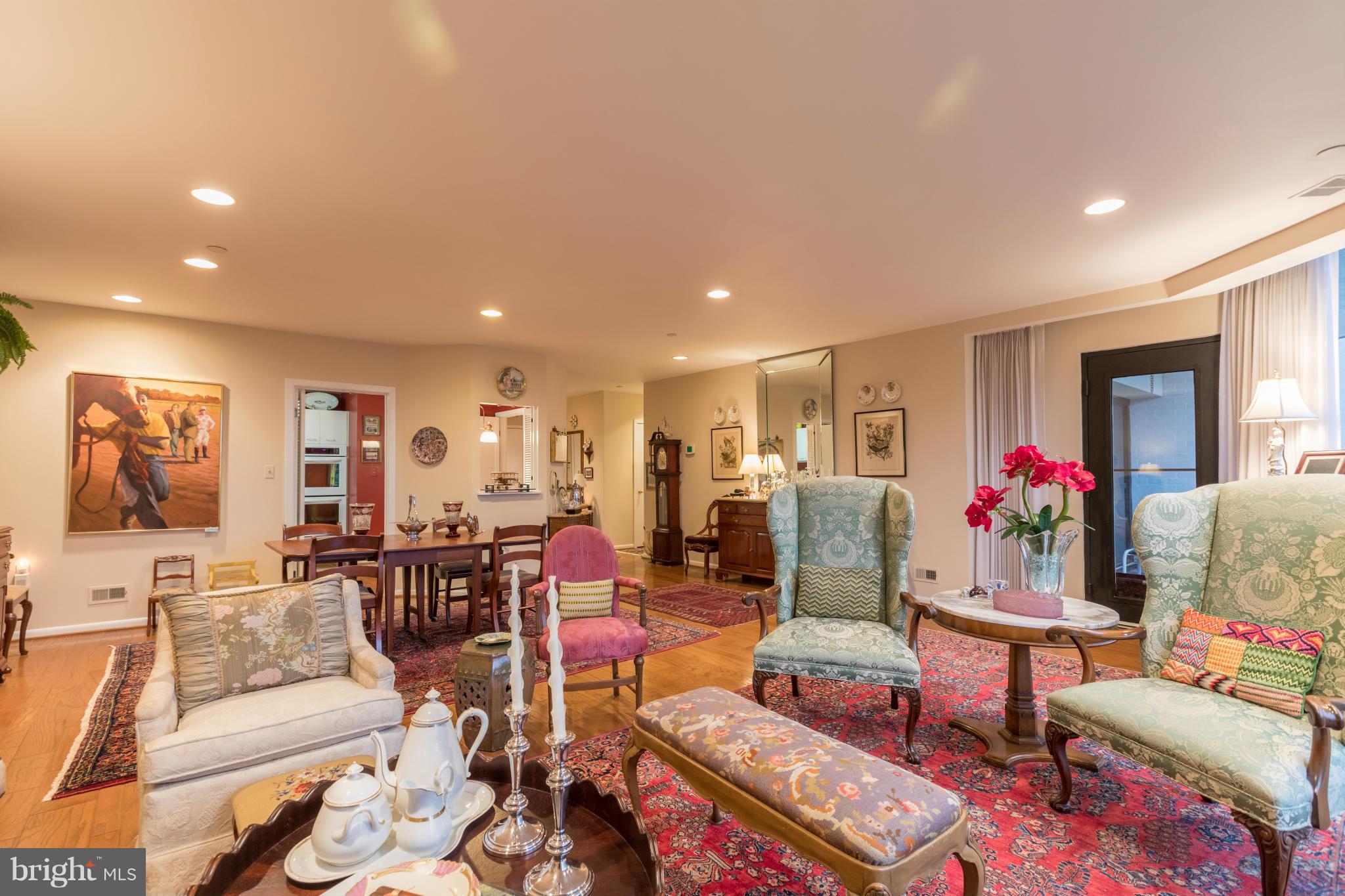 PAVILION IN THE PARK - Residential