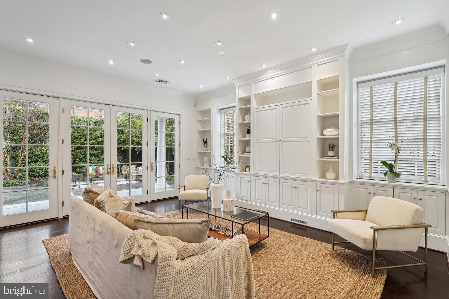 GEORGETOWN - Residential