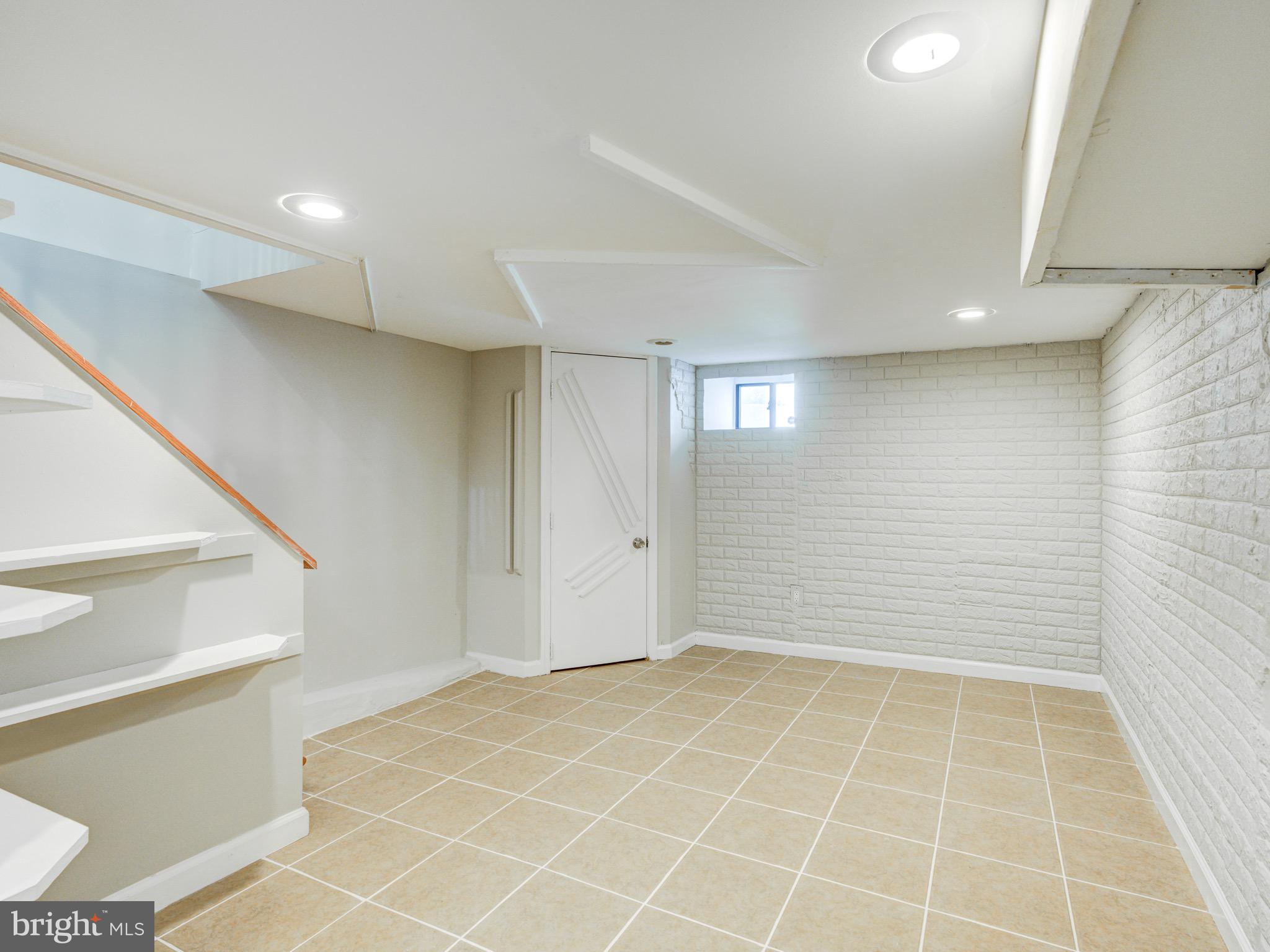 BELLA VISTA - Residential Lease