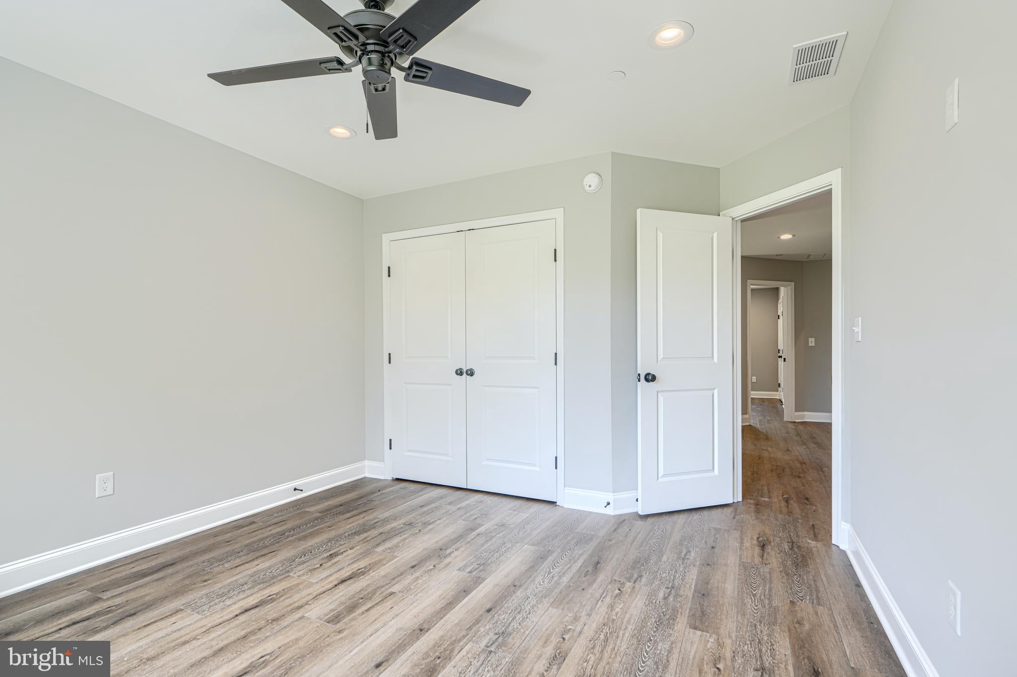 SHORELAND - Residential