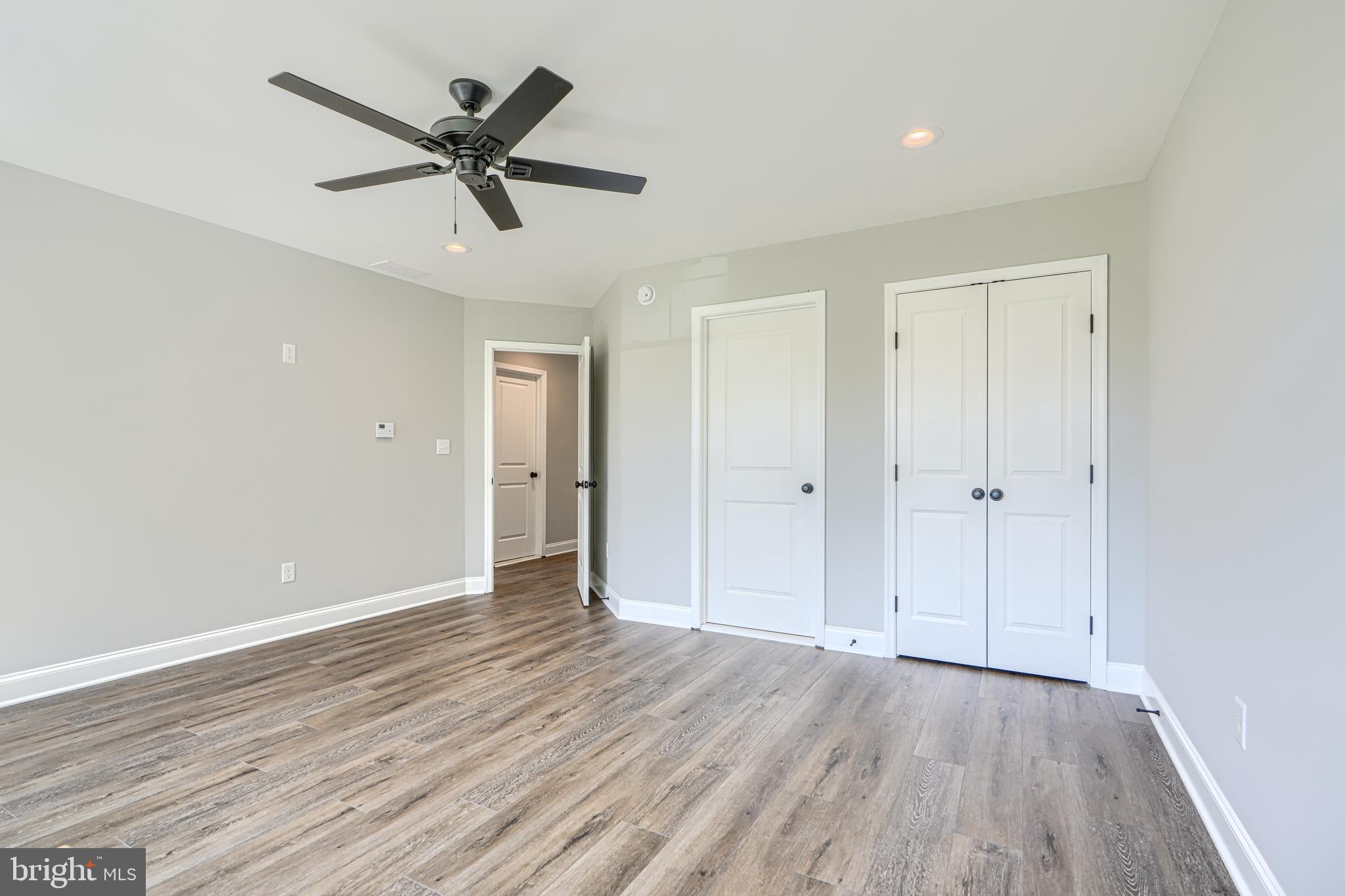 SHORELAND - Residential