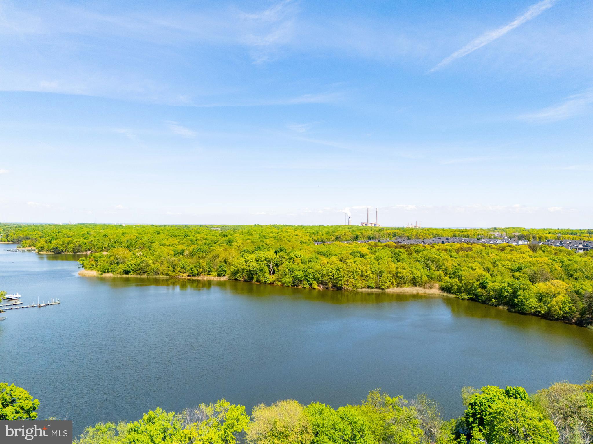 SHORELAND - Residential