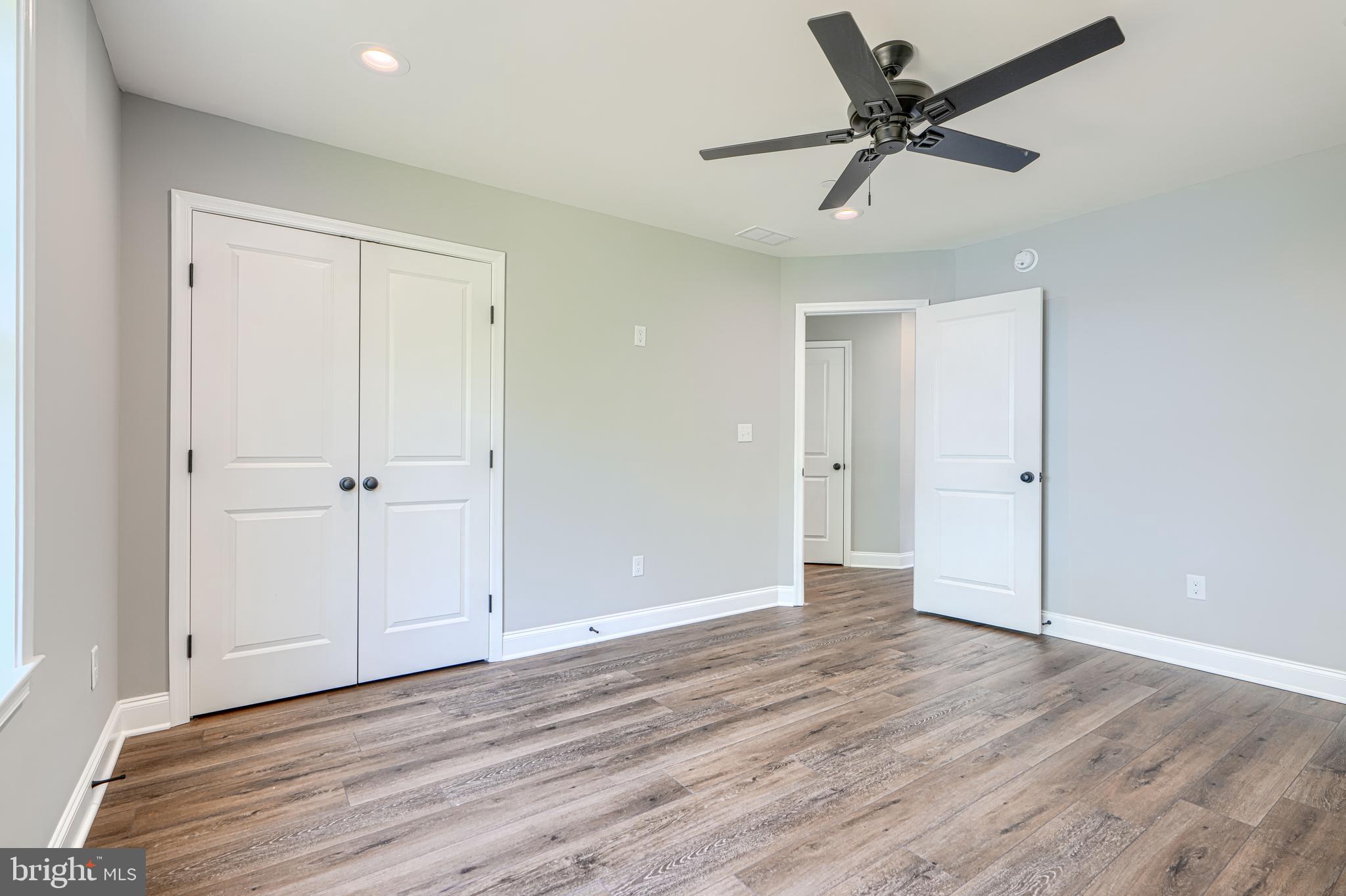 SHORELAND - Residential