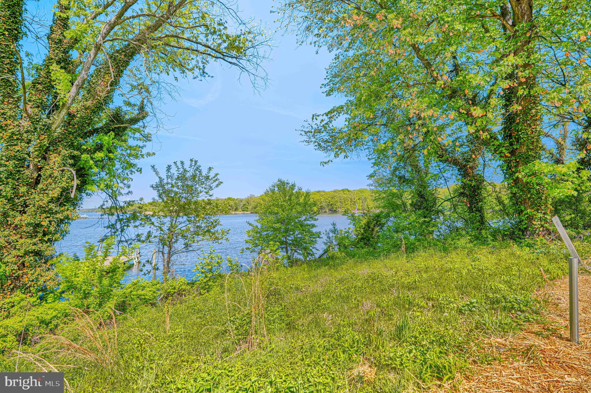 SHORELAND - Residential