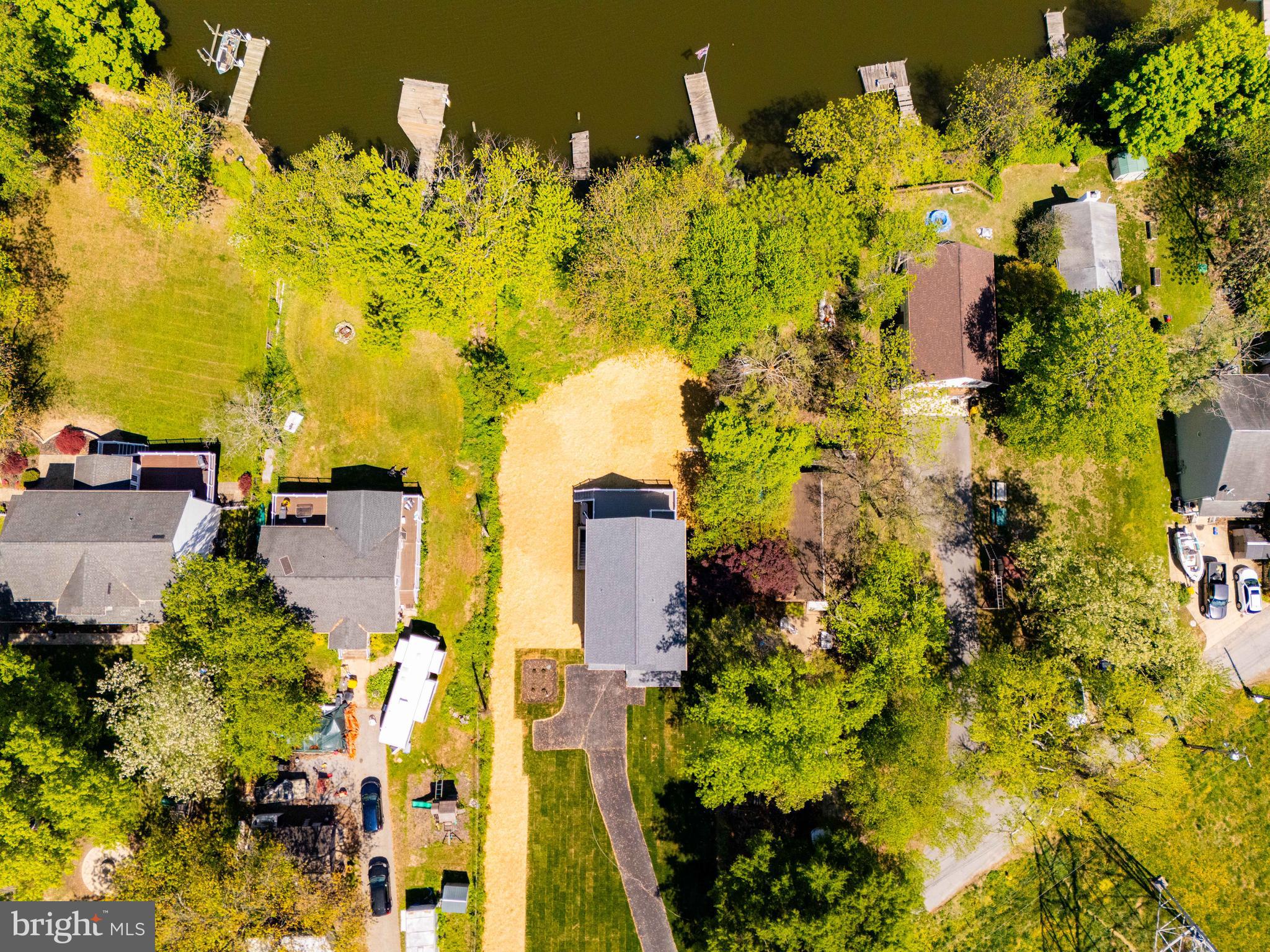 SHORELAND - Residential