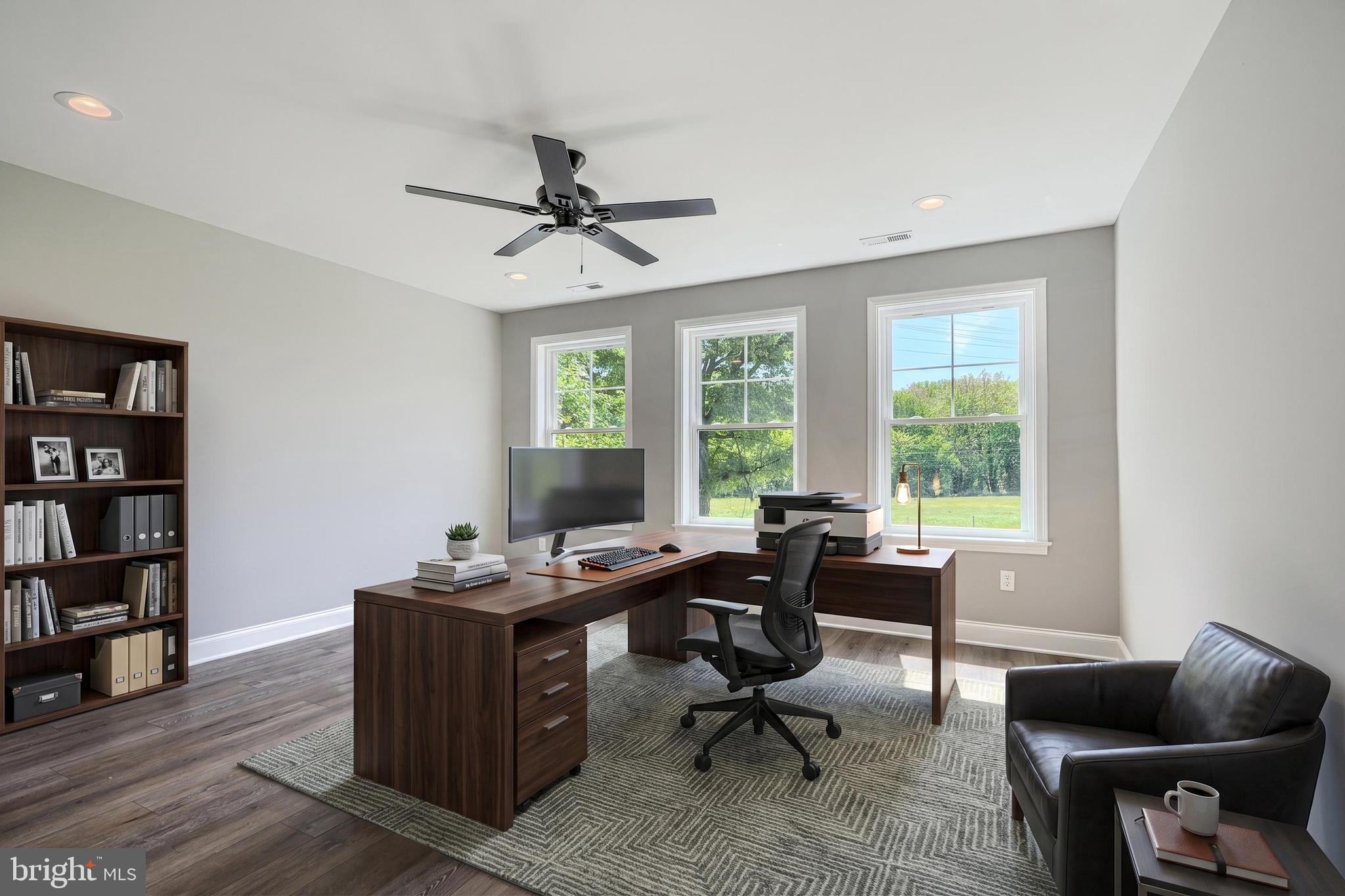 SHORELAND - Residential