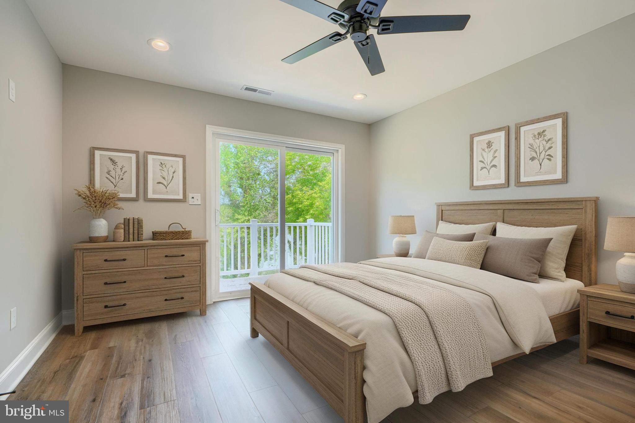 SHORELAND - Residential