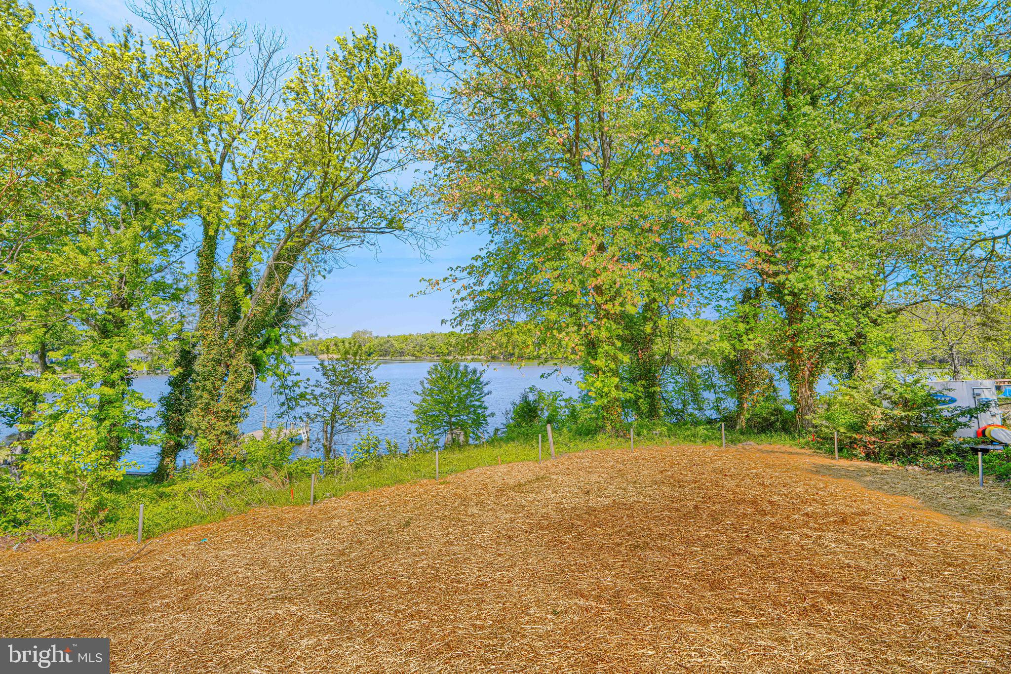 SHORELAND - Residential