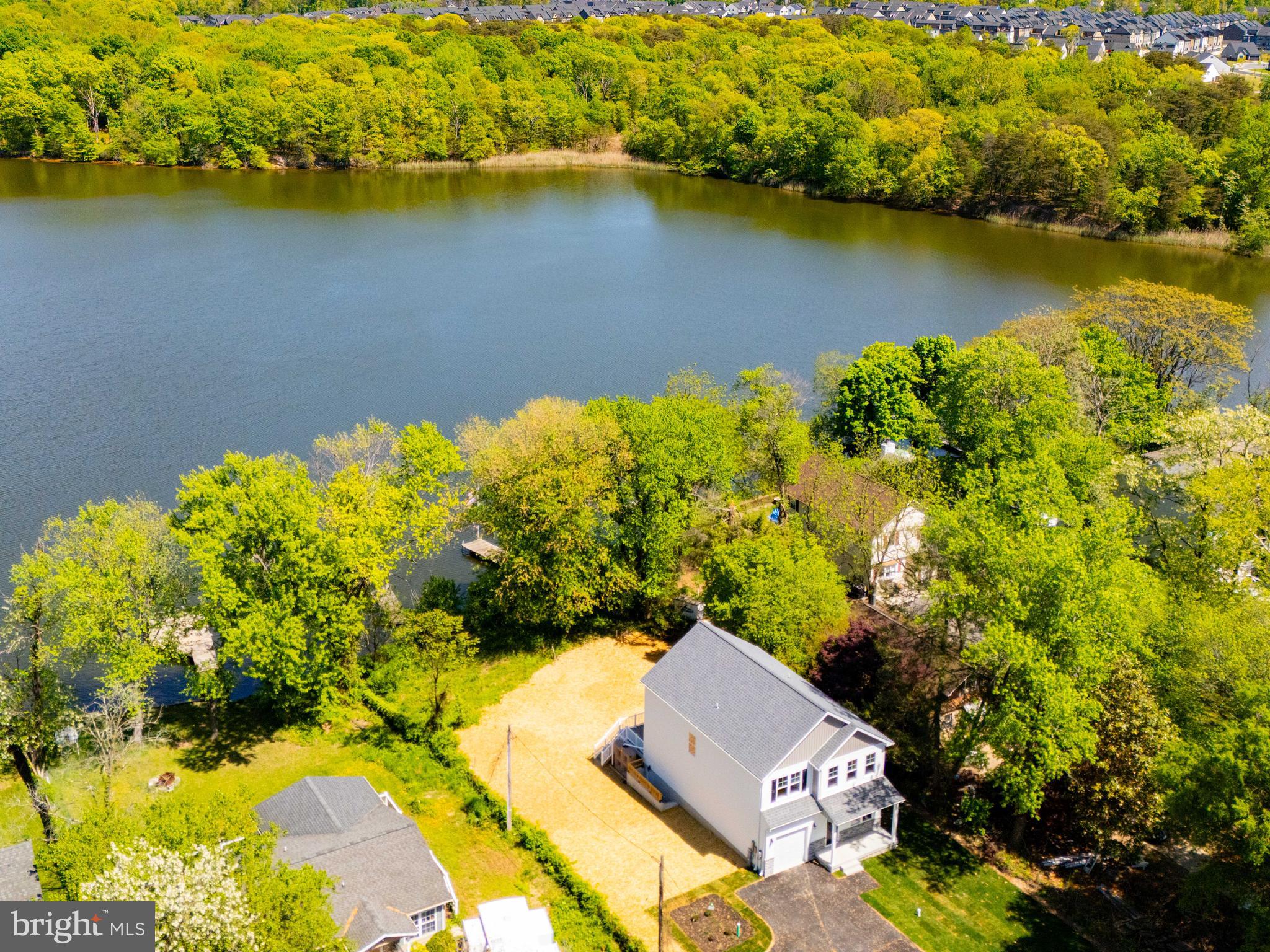 SHORELAND - Residential