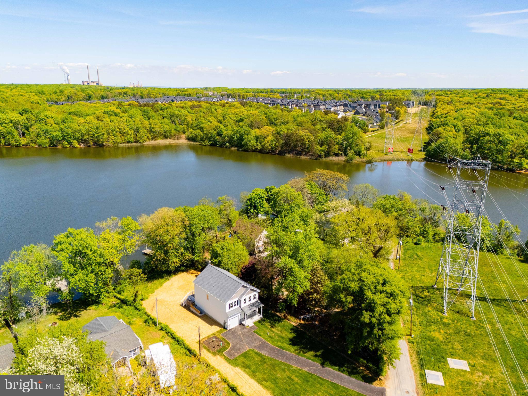 SHORELAND - Residential