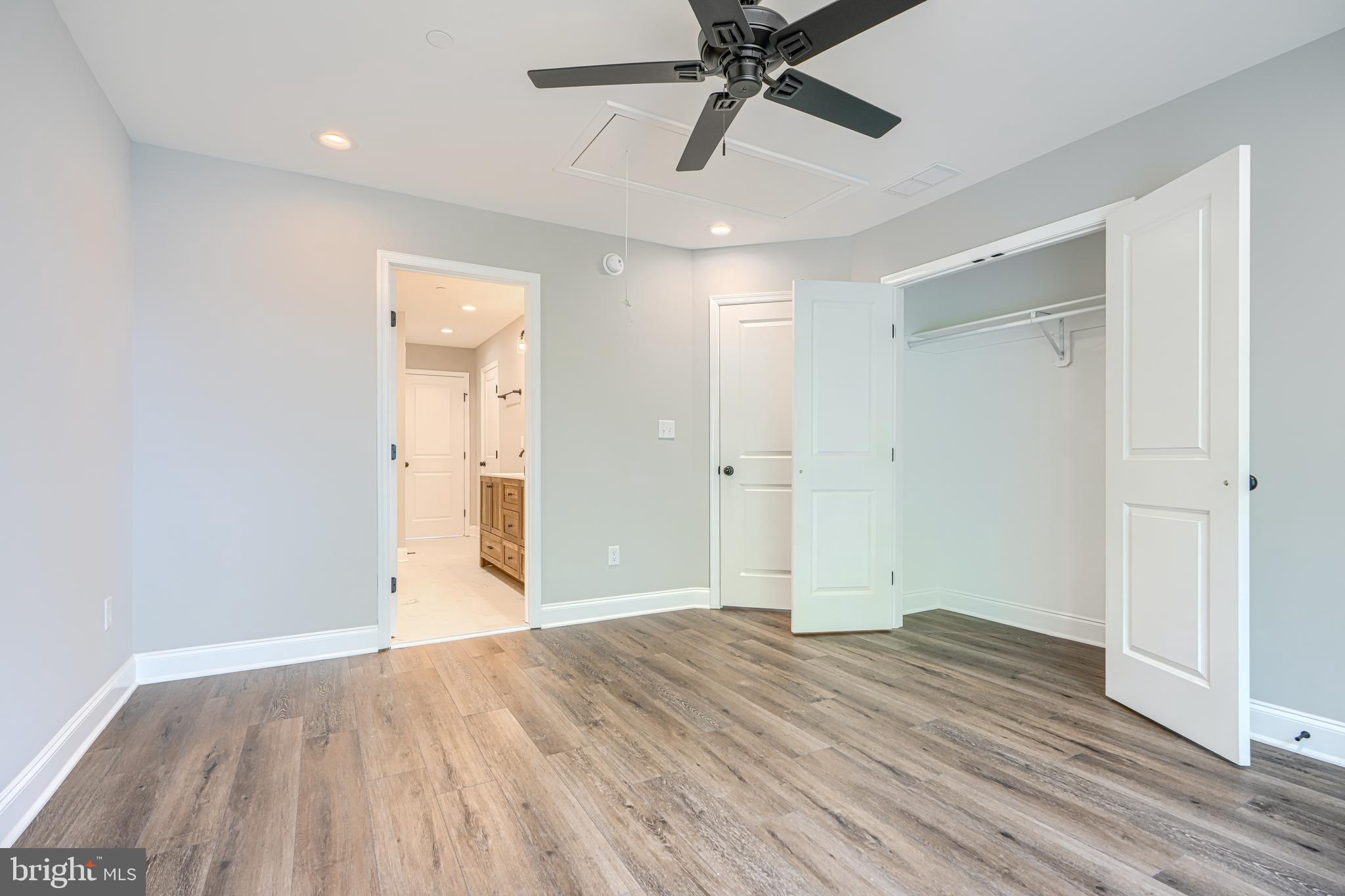 SHORELAND - Residential