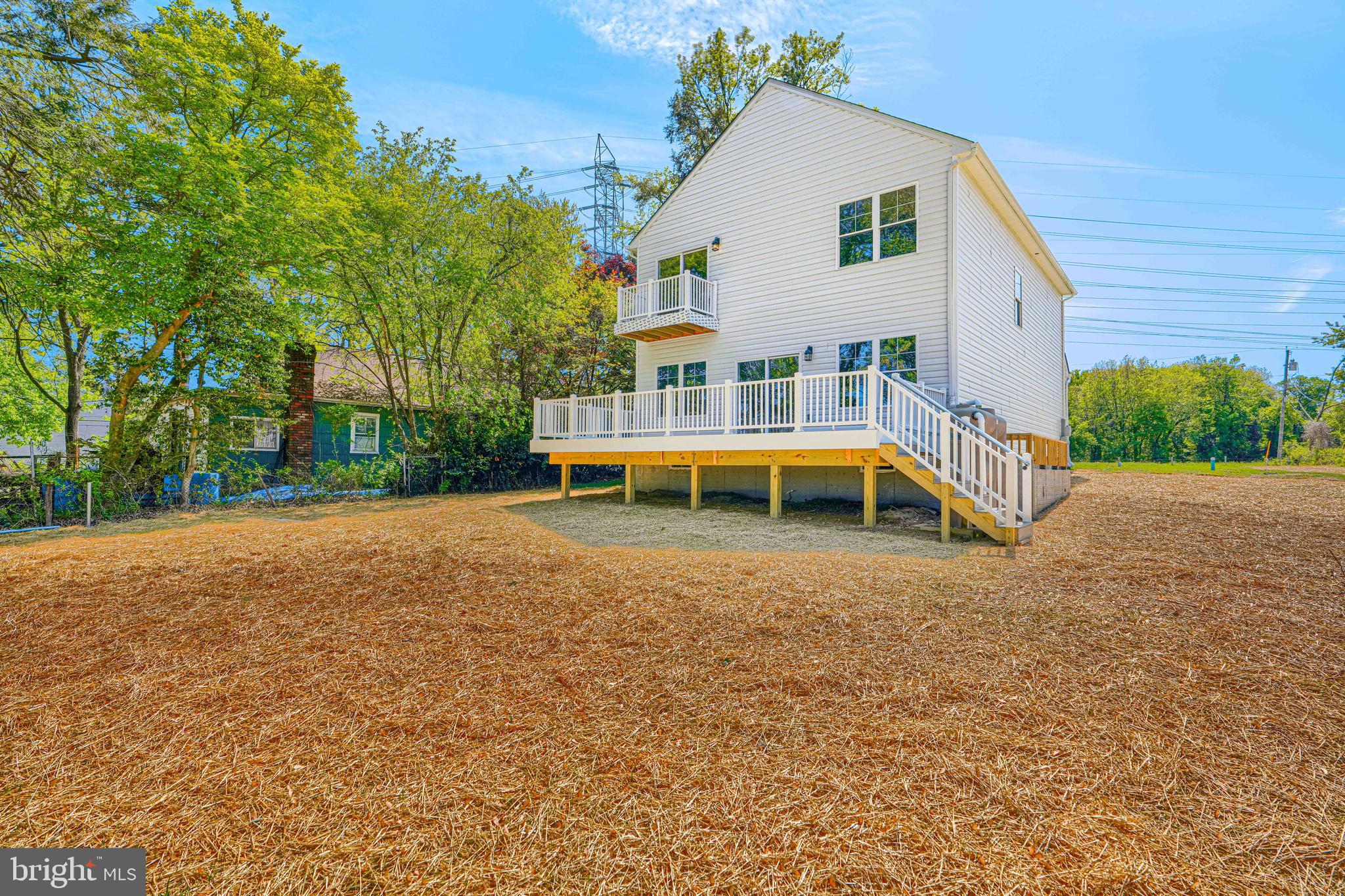 SHORELAND - Residential