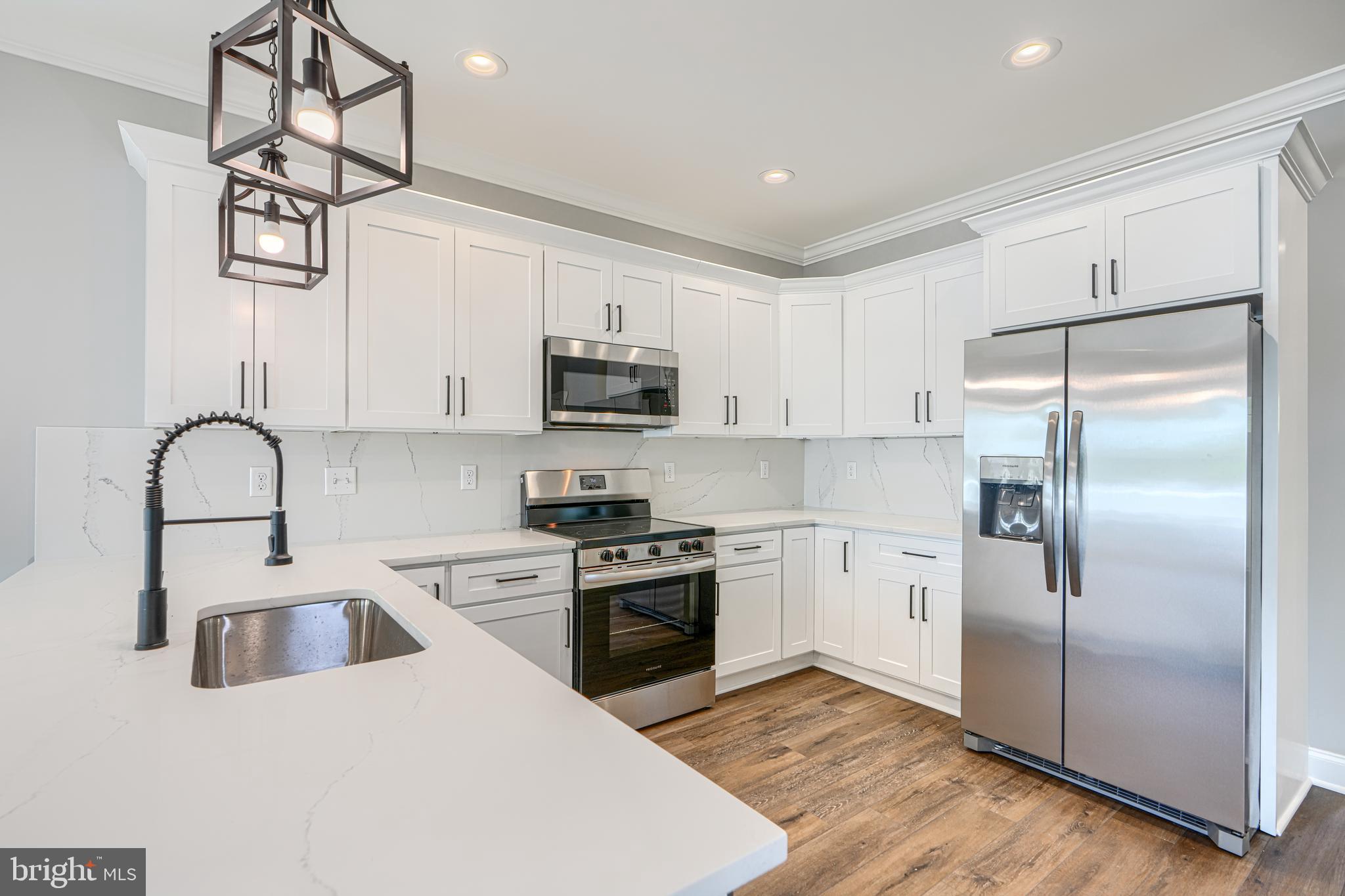 SHORELAND - Residential