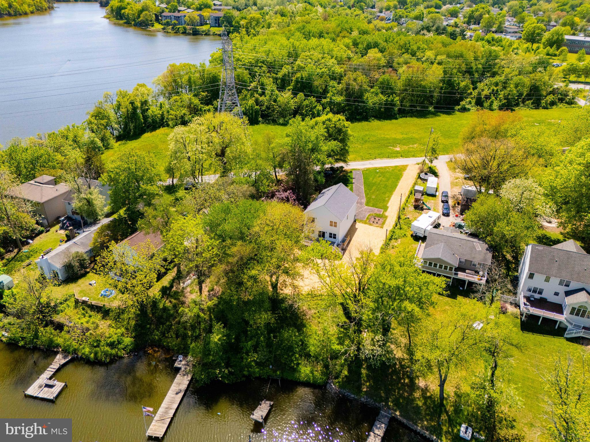 SHORELAND - Residential