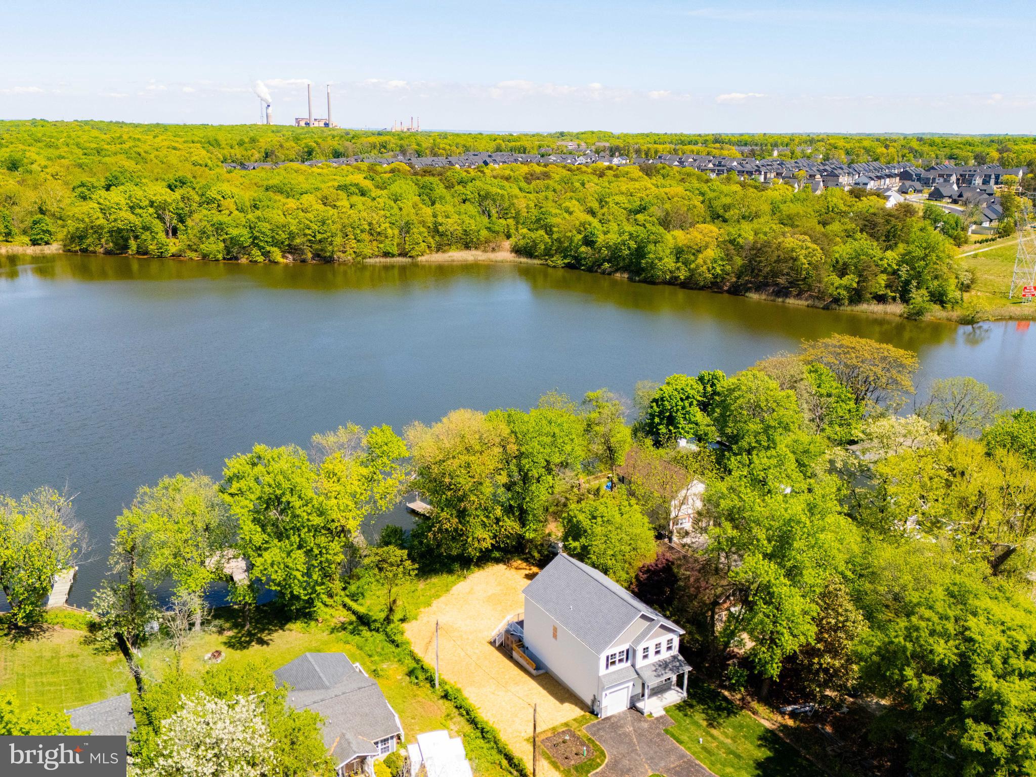 SHORELAND - Residential