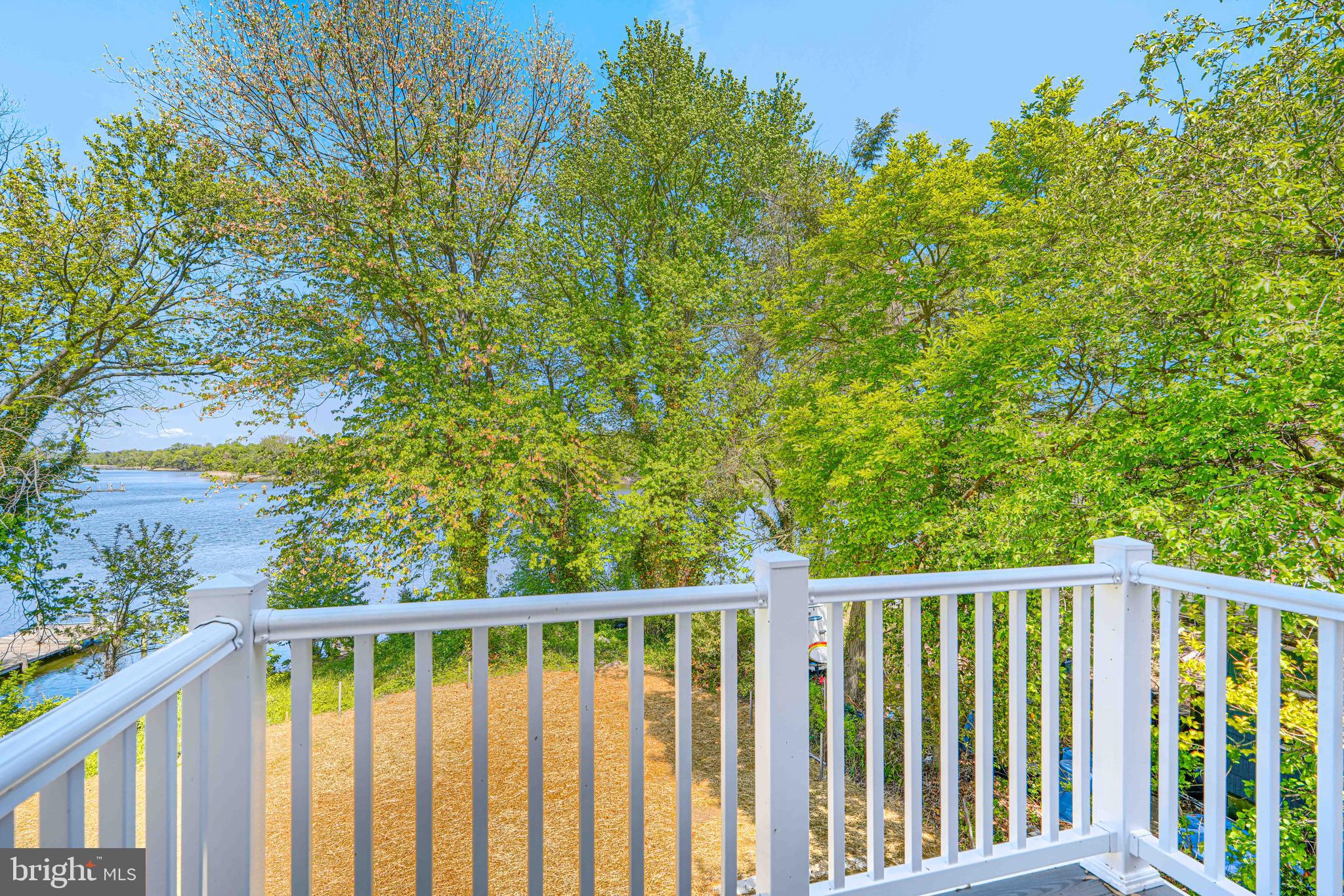 SHORELAND - Residential