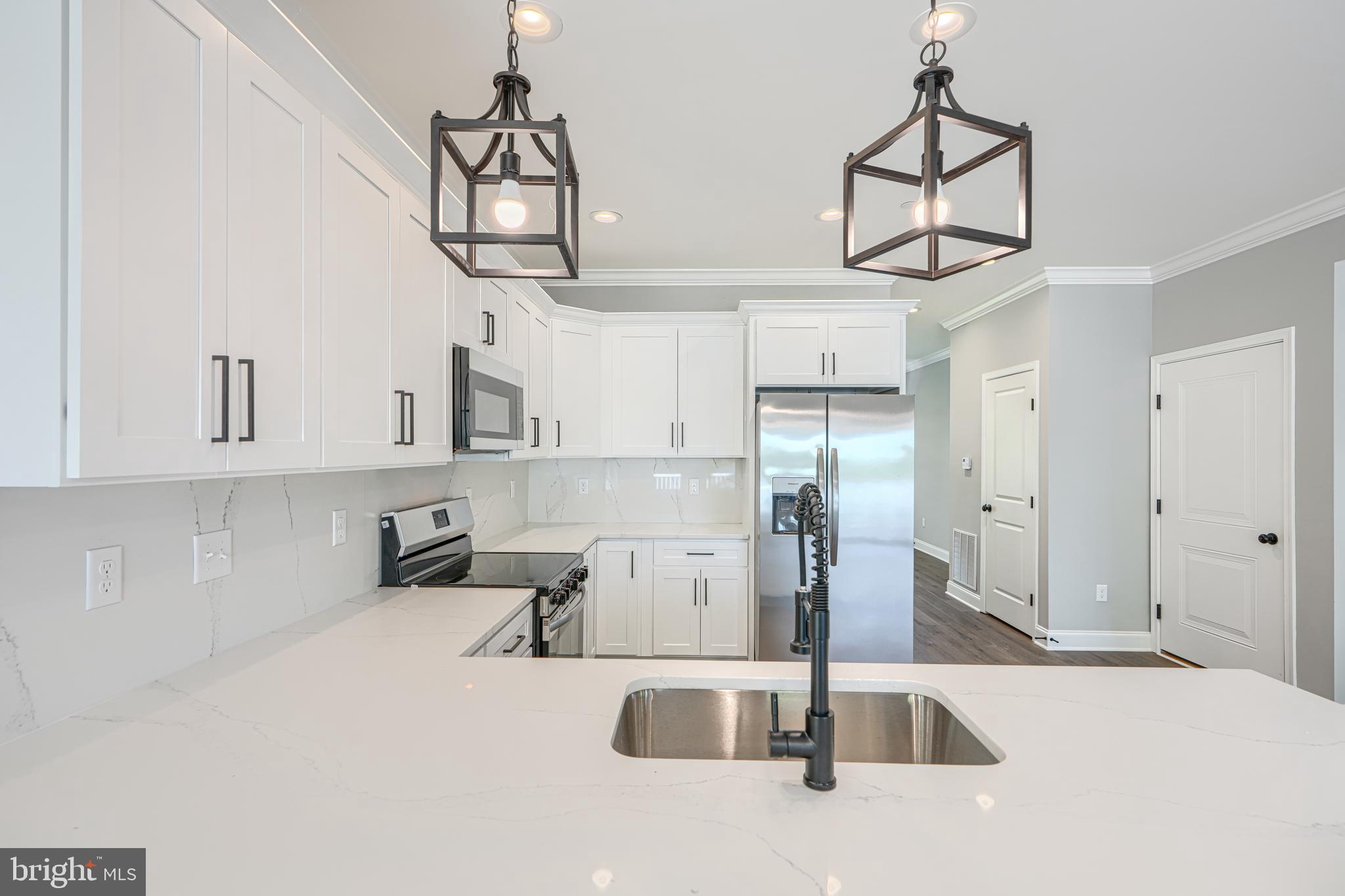 SHORELAND - Residential