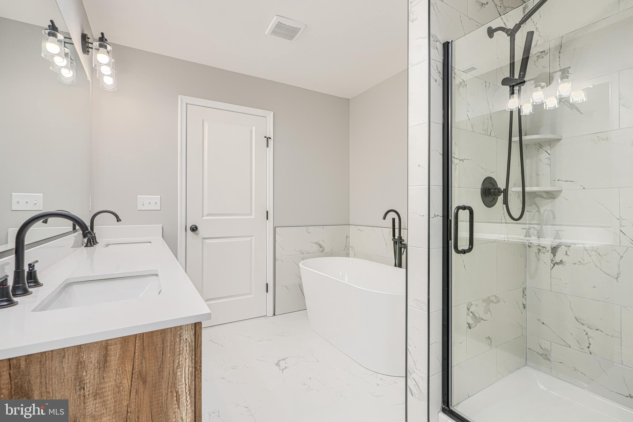 SHORELAND - Residential