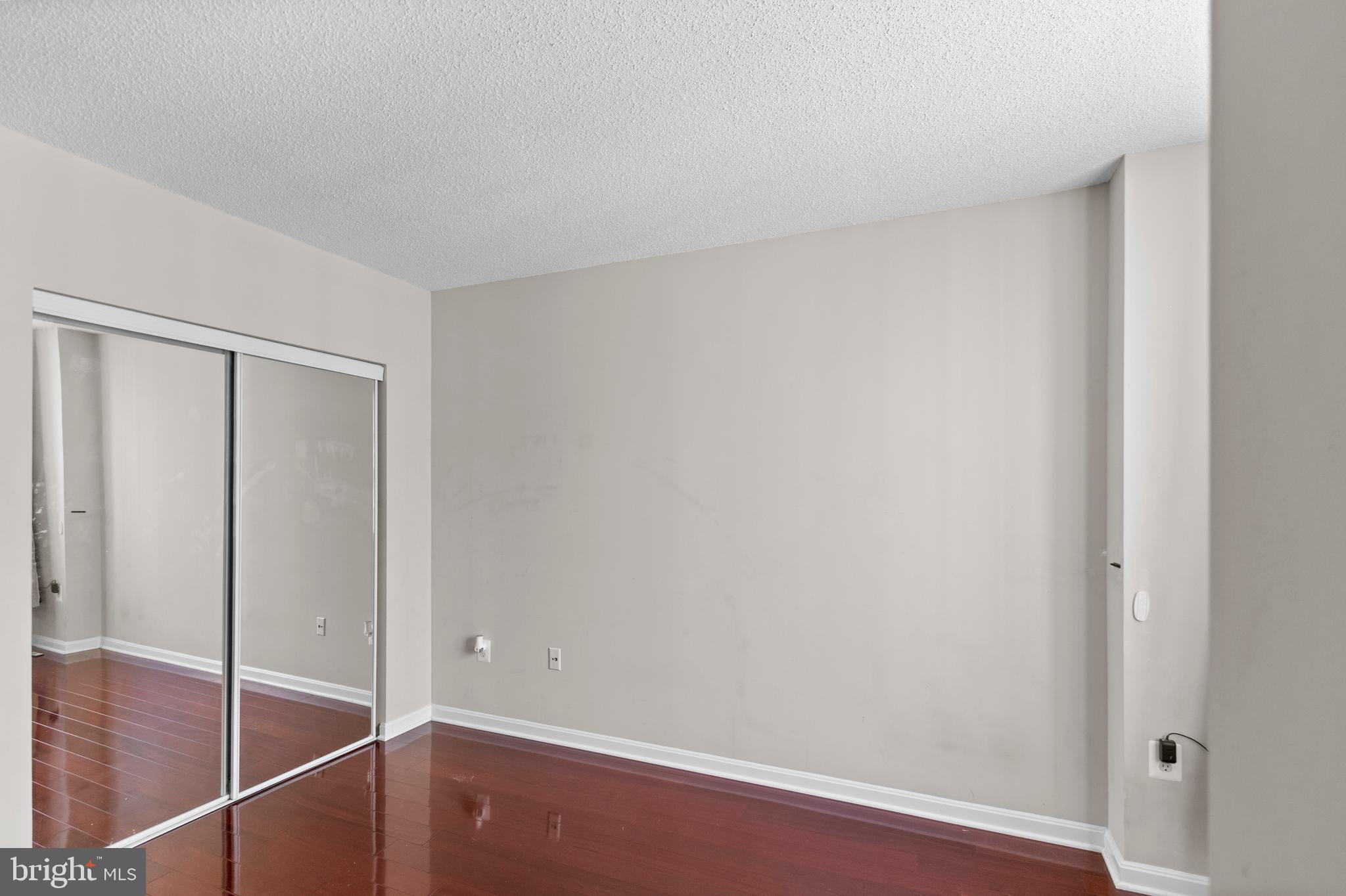 GALLERY AT WHITE FLINT - Residential