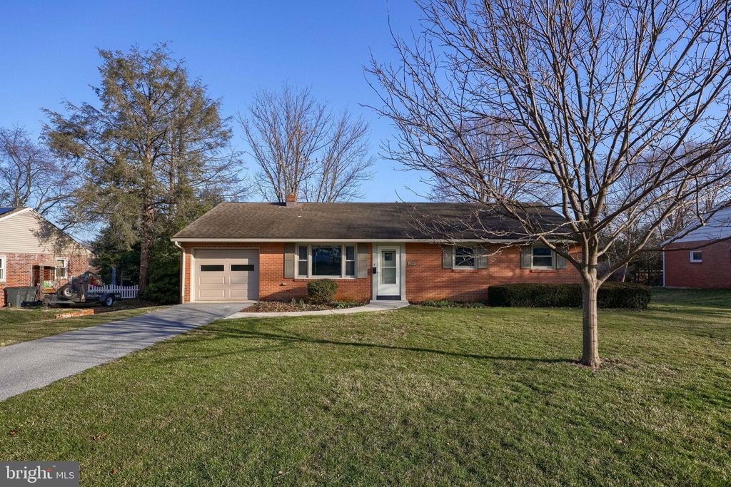 Photo of 299 Rolling Terrace, LEOLA, PA 17540 (MLS # PALA2084310)