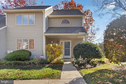 63 YELLOWWOOD DRIVE DOWNINGTOWN PA 19335