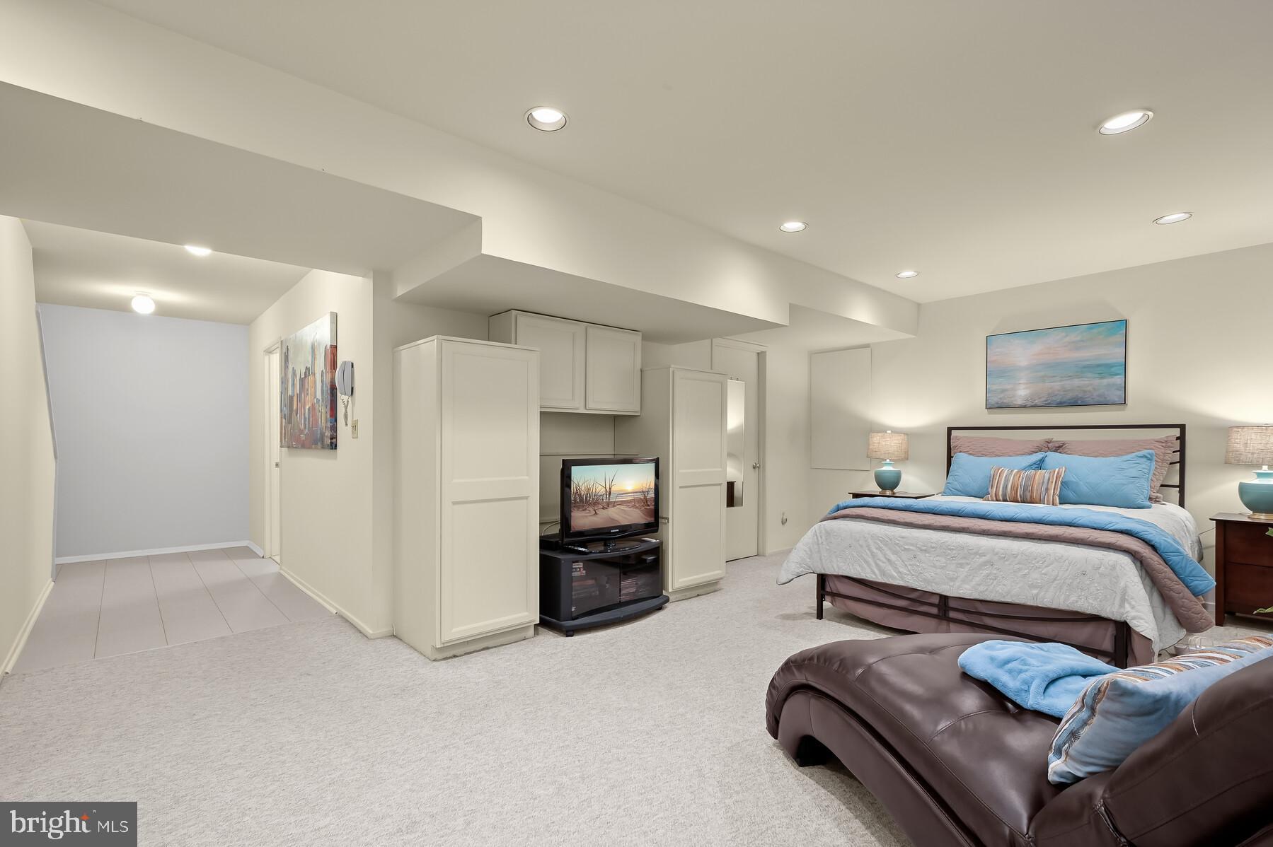 EAST GATE OF POTOMAC - Residential