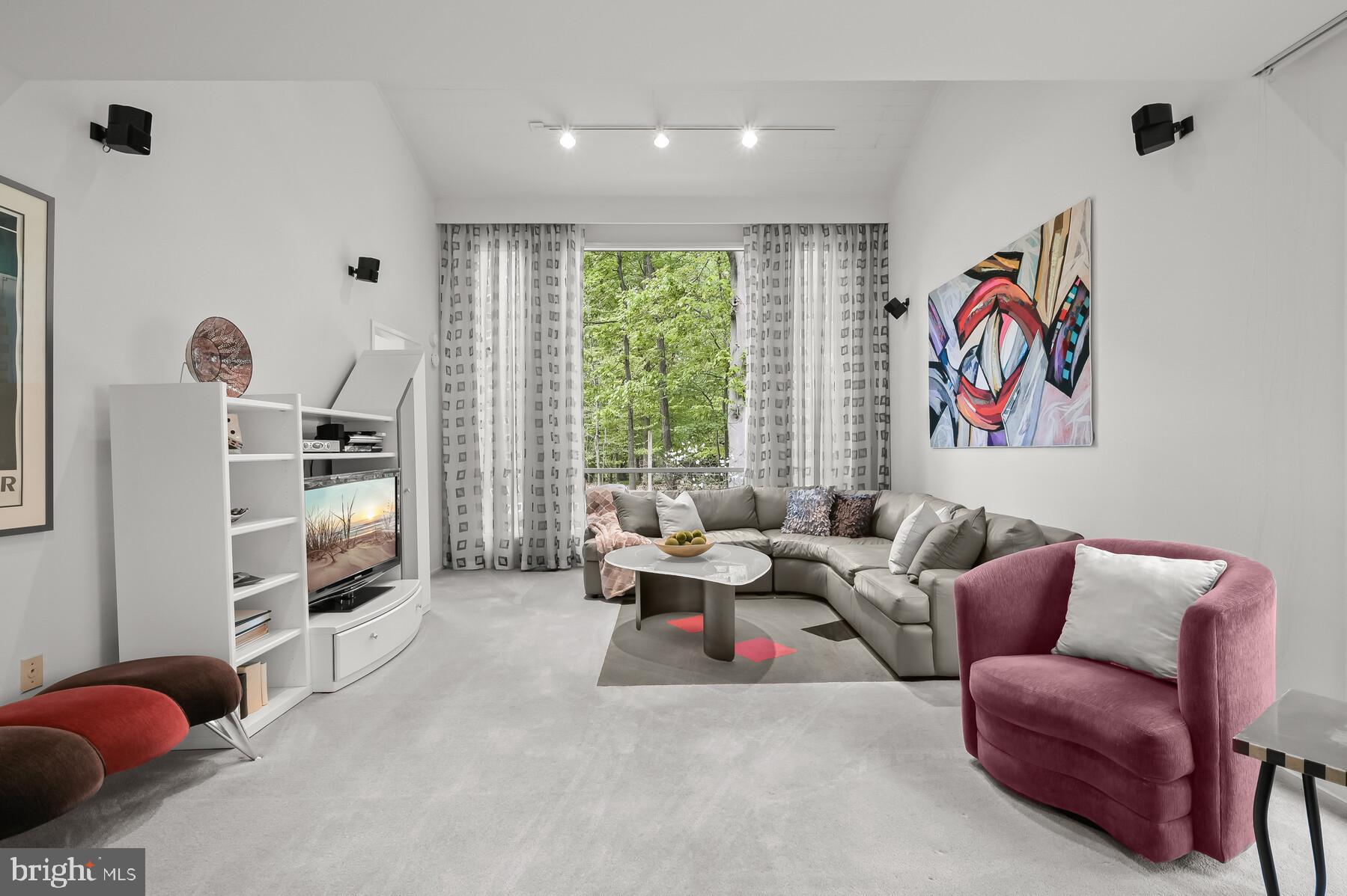 EAST GATE OF POTOMAC - Residential