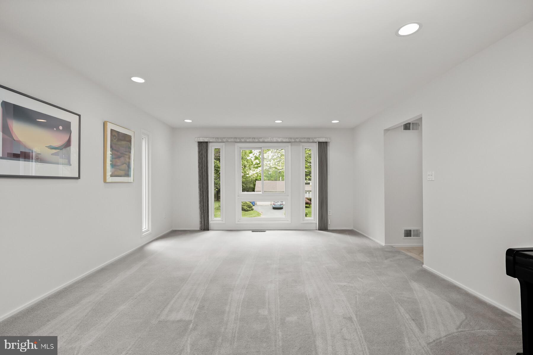 EAST GATE OF POTOMAC - Residential