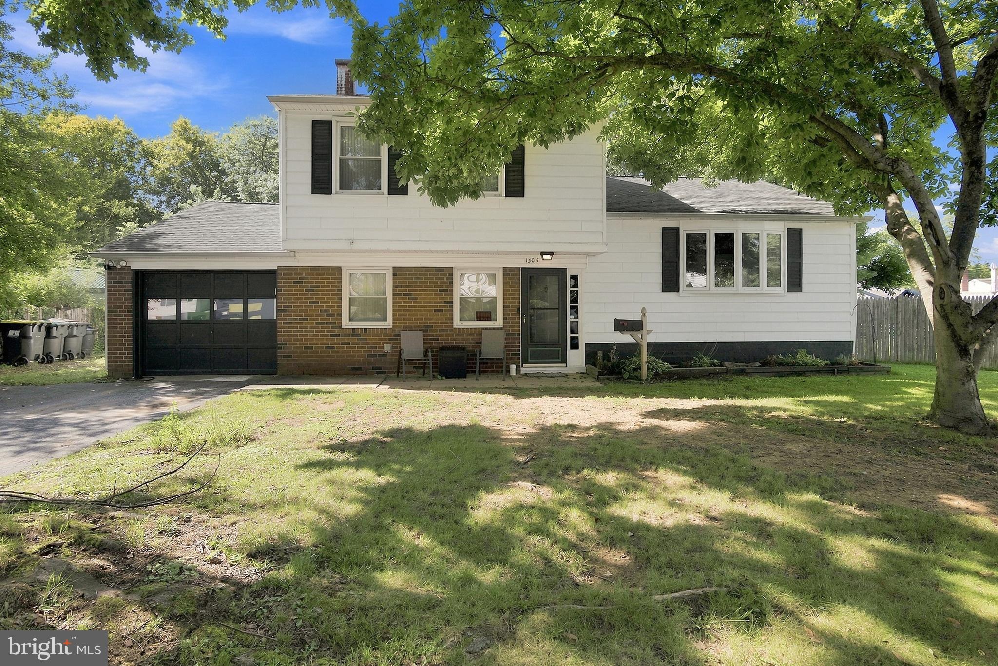 1305 YELLOWSTONE DRIVE