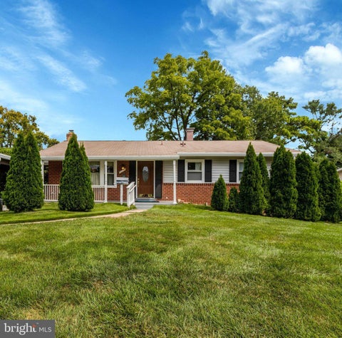 Photo of 7712 Arlen Street, ANNANDALE, VA 22003 (MLS # VAFX2336526)
