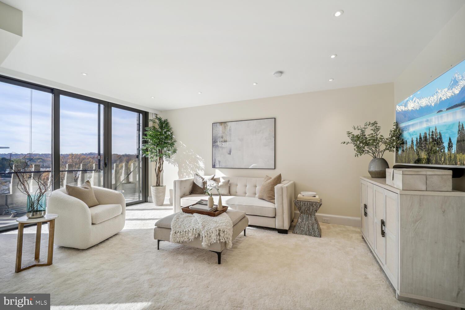 FOGGY BOTTOM - Residential
