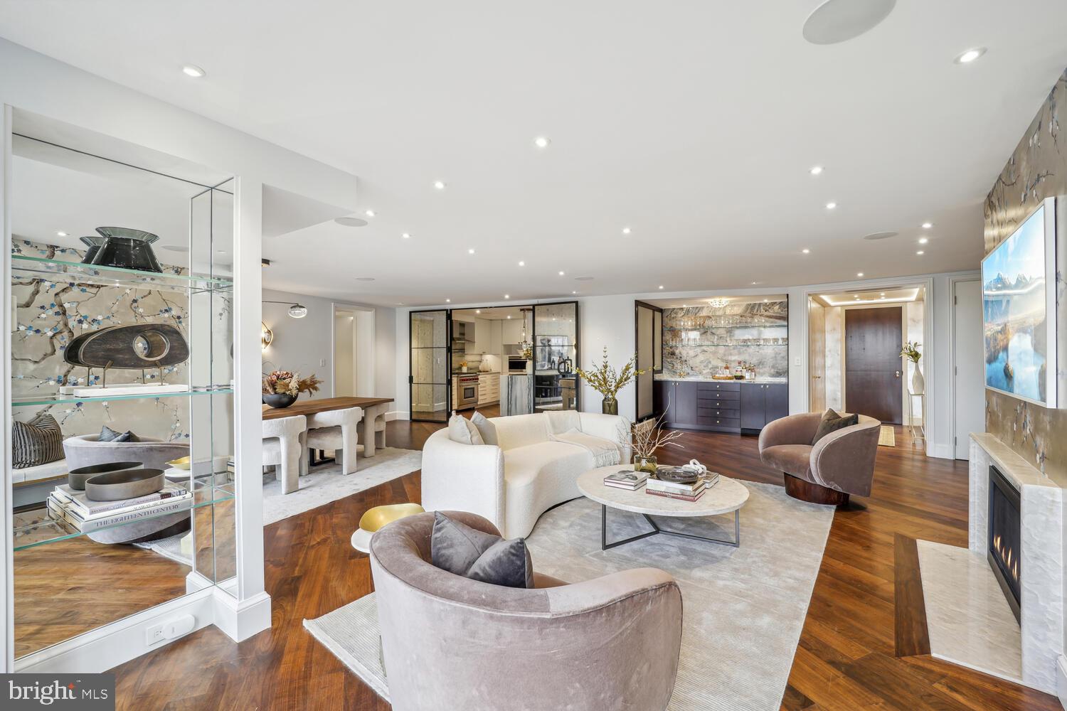 FOGGY BOTTOM - Residential
