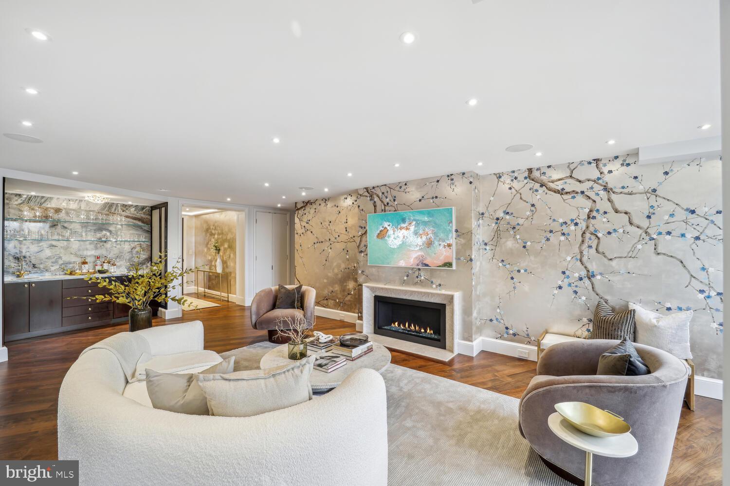 FOGGY BOTTOM - Residential