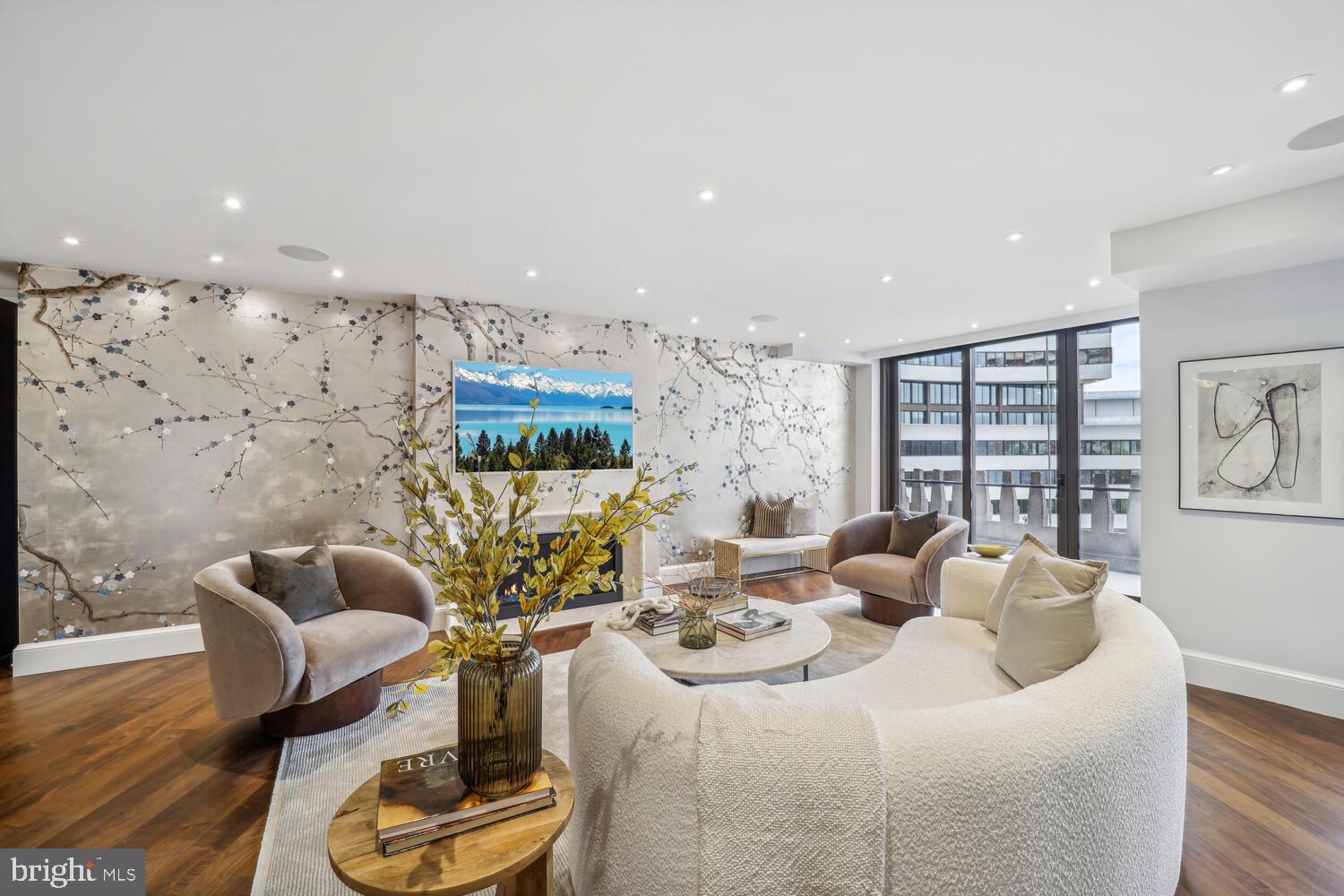 FOGGY BOTTOM - Residential