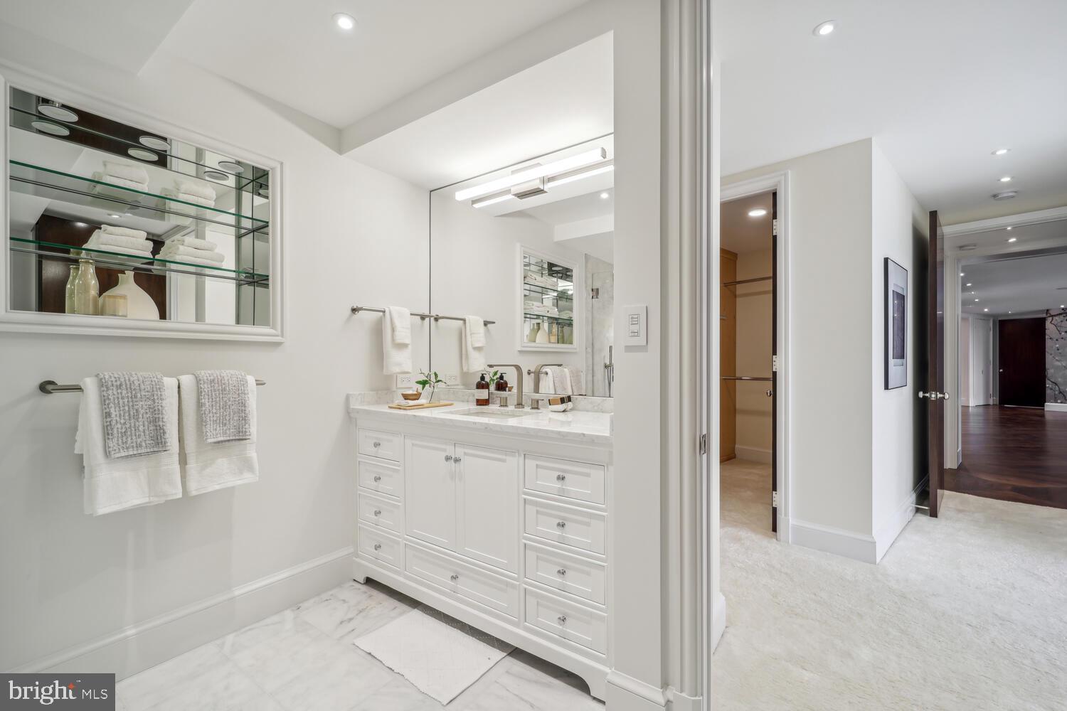 FOGGY BOTTOM - Residential