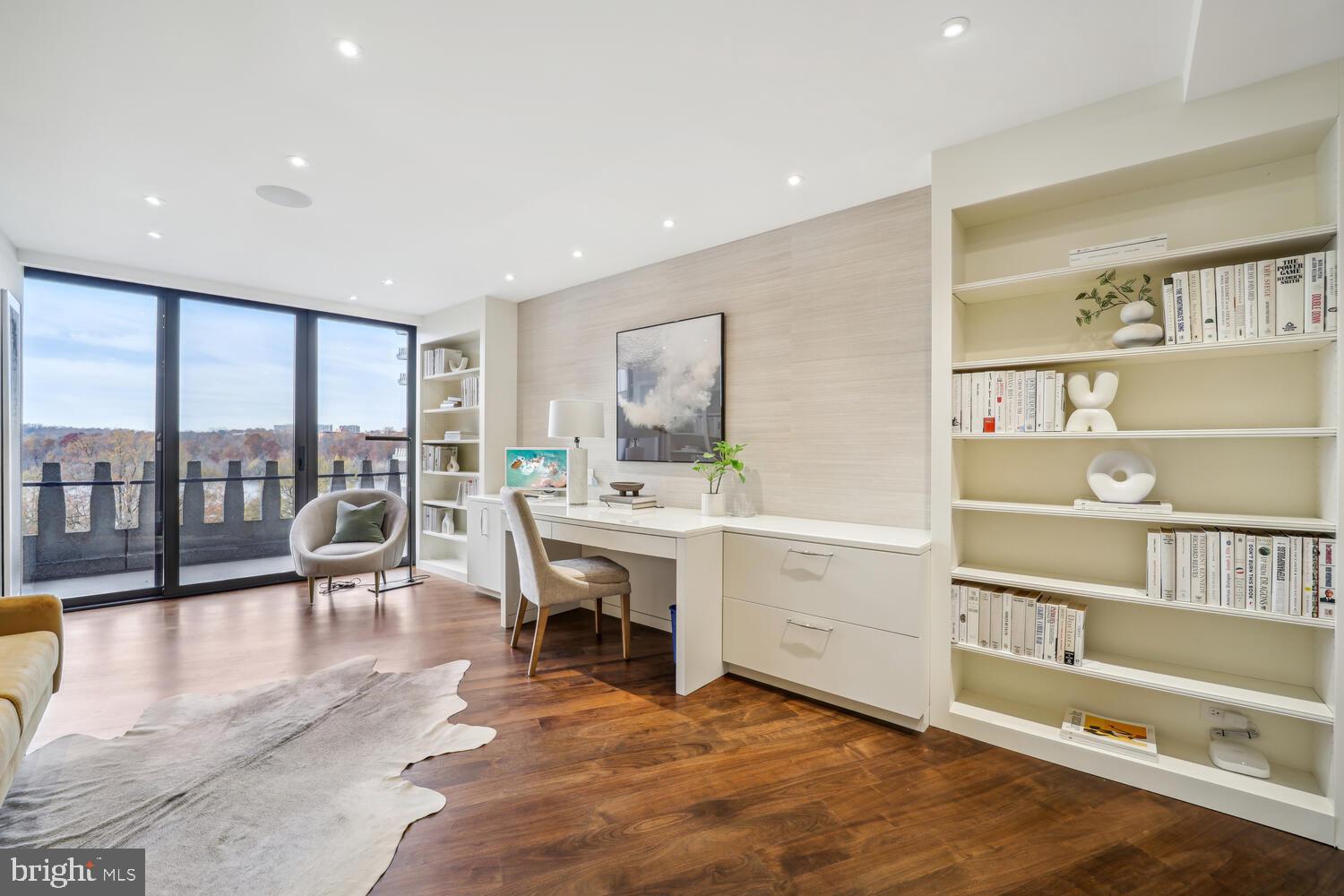 FOGGY BOTTOM - Residential
