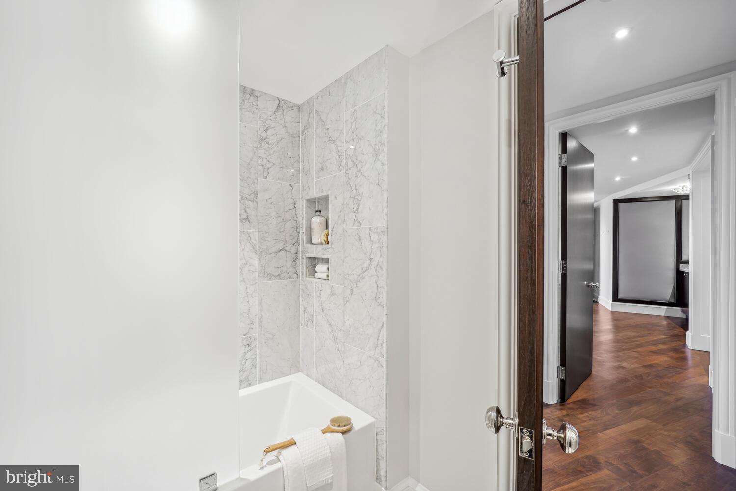 FOGGY BOTTOM - Residential