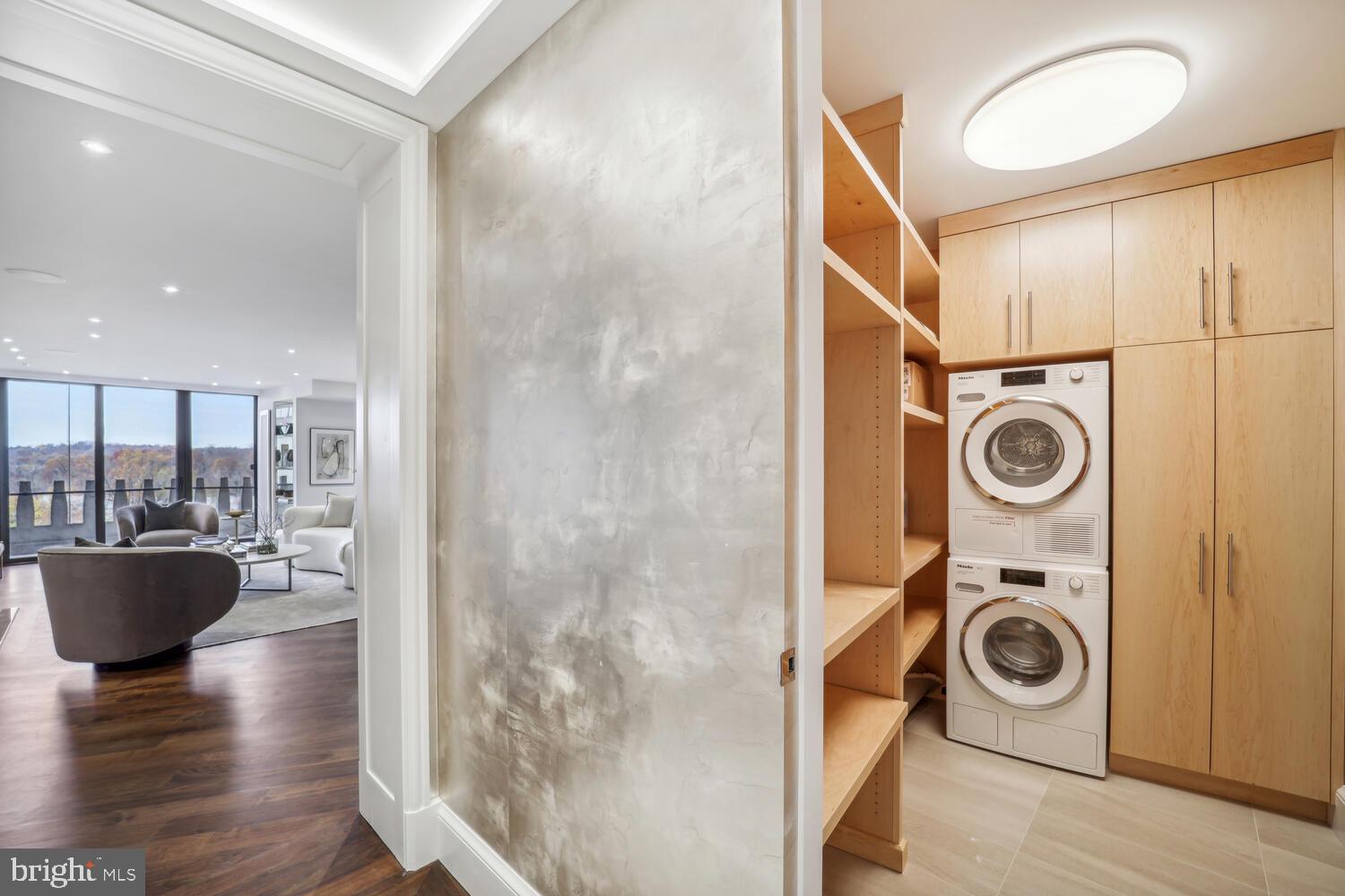 FOGGY BOTTOM - Residential