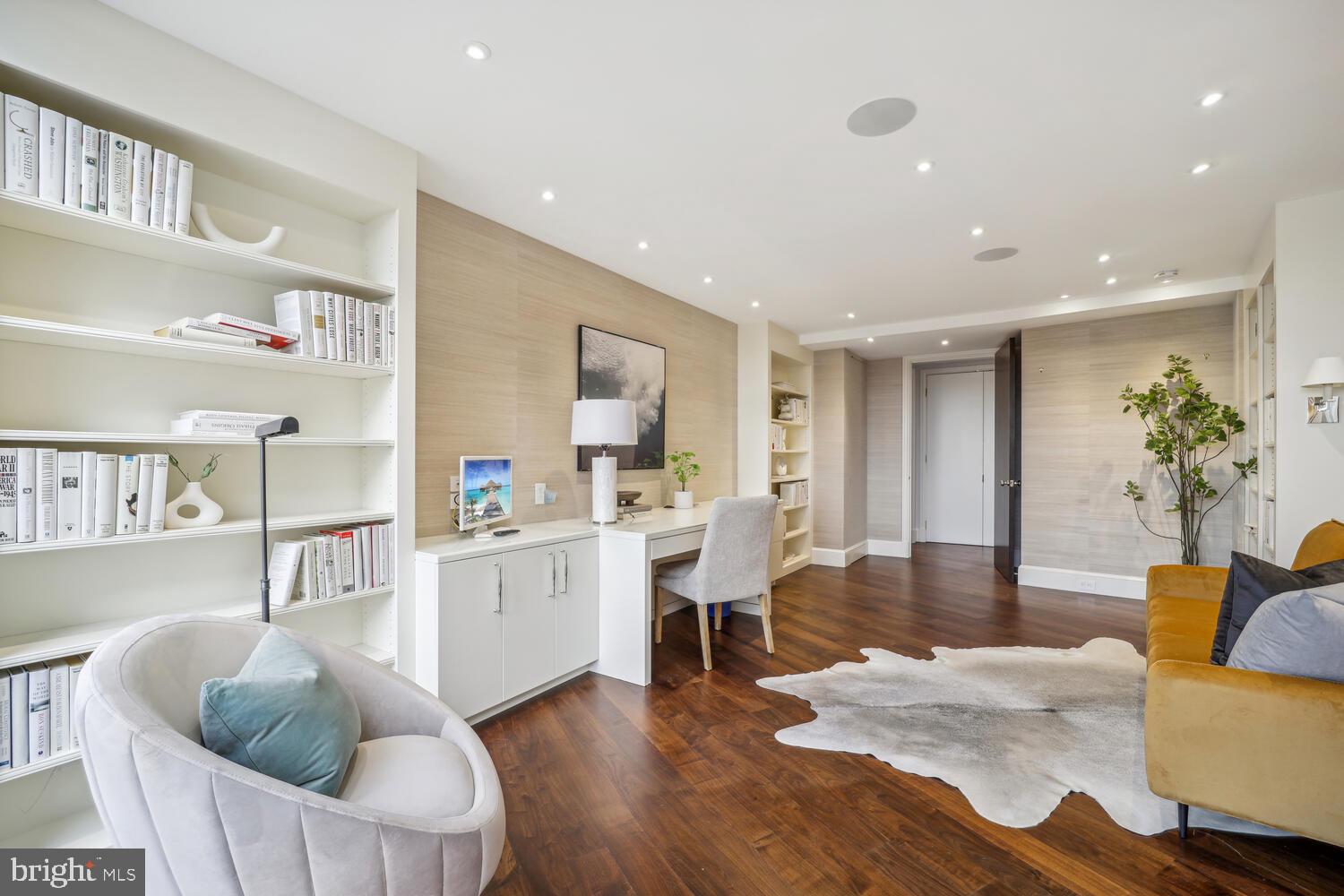 FOGGY BOTTOM - Residential