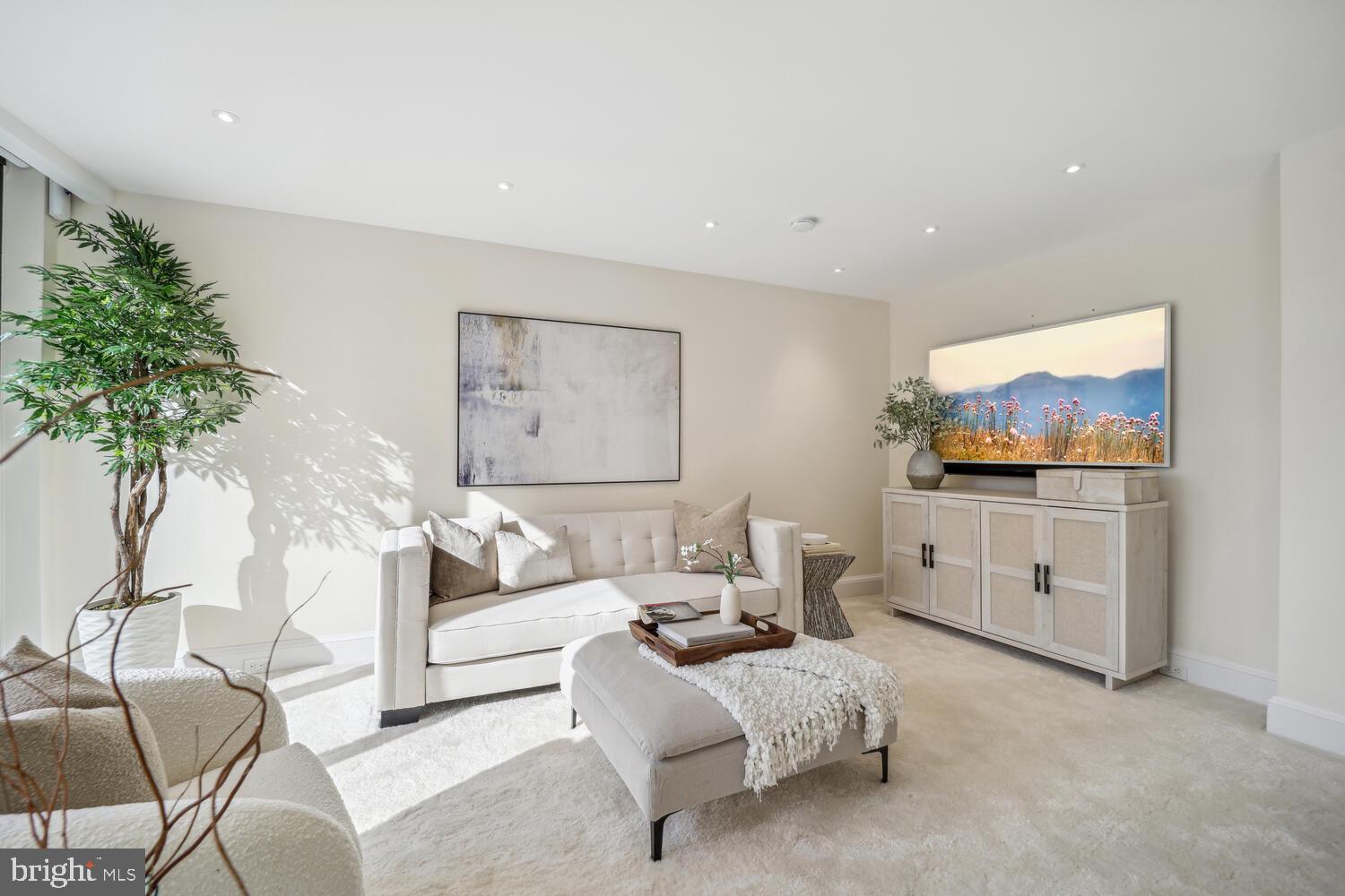 FOGGY BOTTOM - Residential