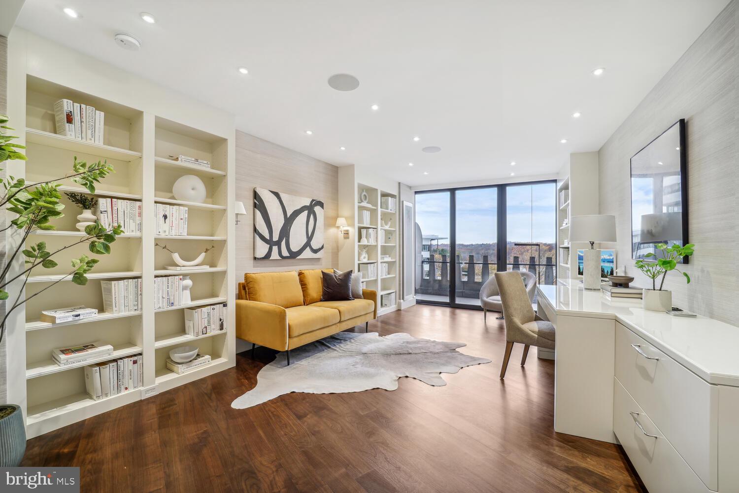 FOGGY BOTTOM - Residential