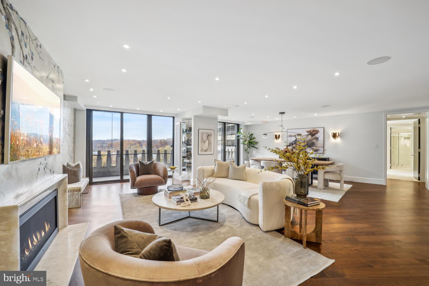 FOGGY BOTTOM - Residential