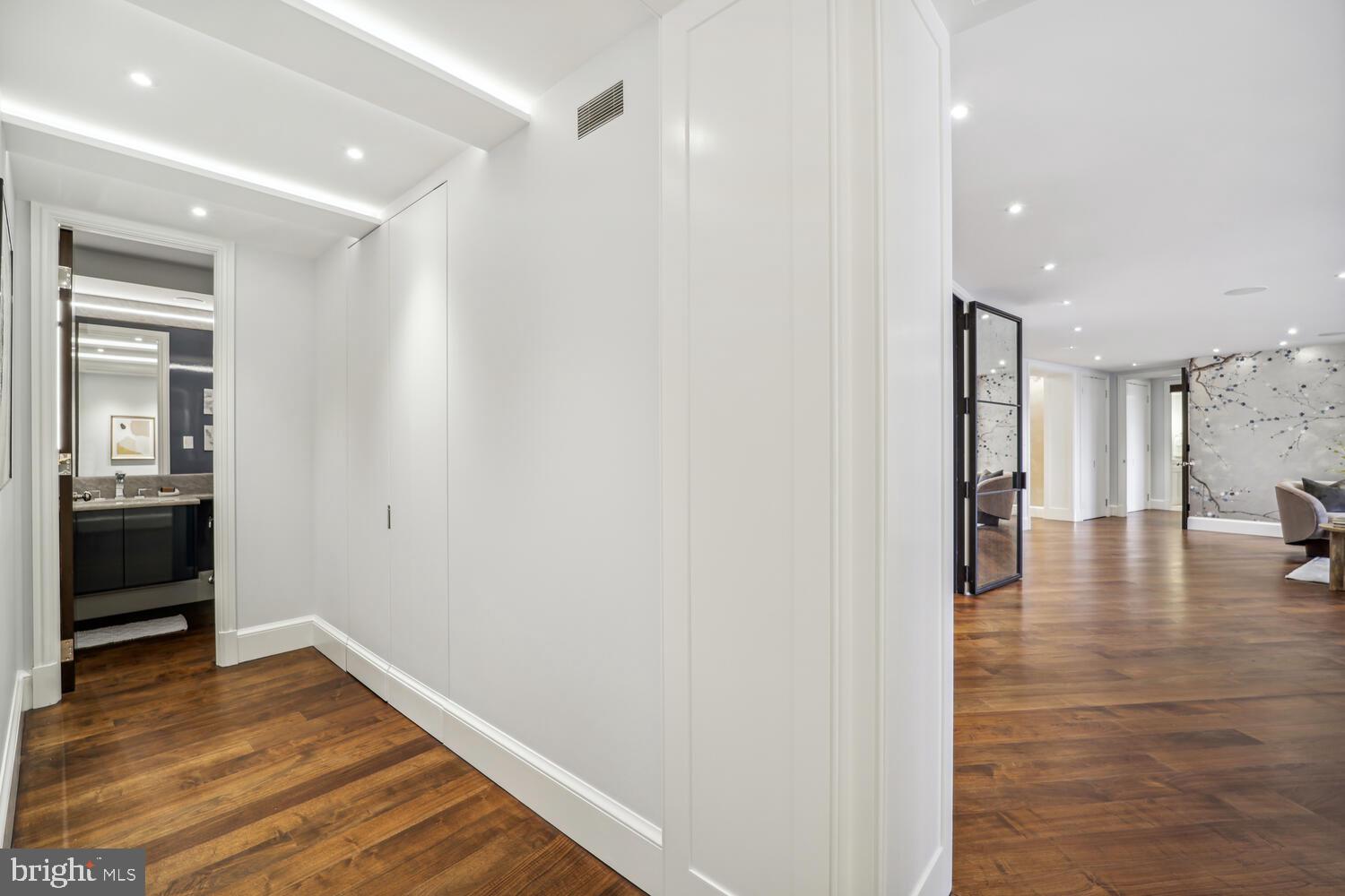 FOGGY BOTTOM - Residential